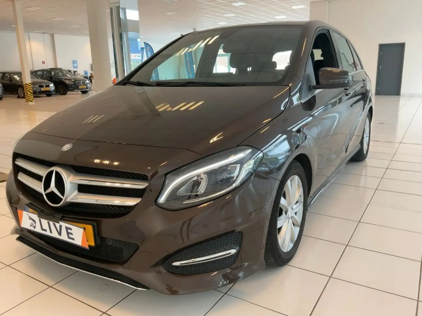 Mercedes-Benz B 180 B -Klasse 180 CDI Edition NAVI KLIMA SHZG LMF Braun - 1