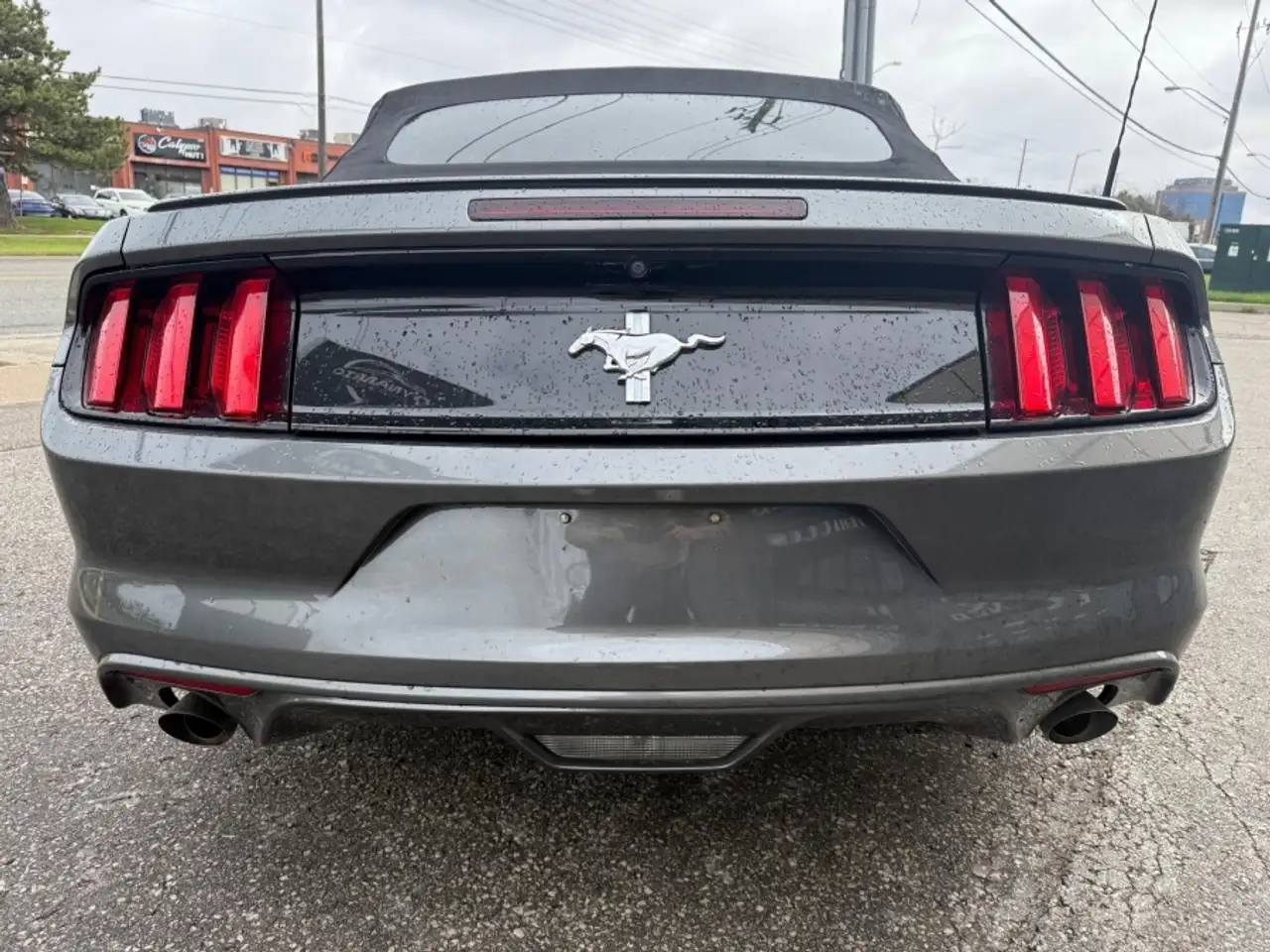 Ford Mustang снимка Ford Mustang