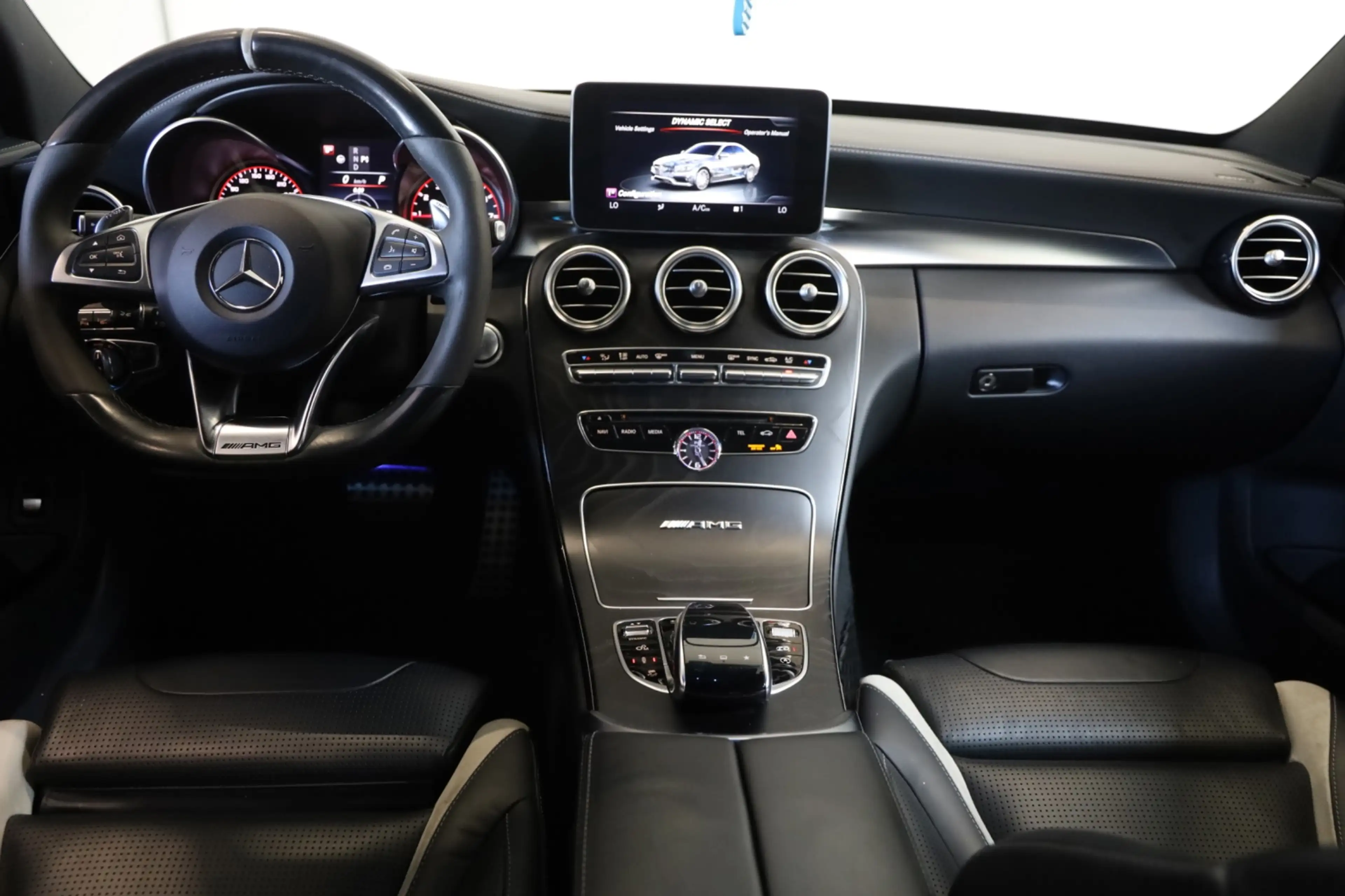 Mercedes-Benz C 63 AMG S C63s AMG 510PK BURMEISTER SFEERVERL CAMERA DISTA — photo 10