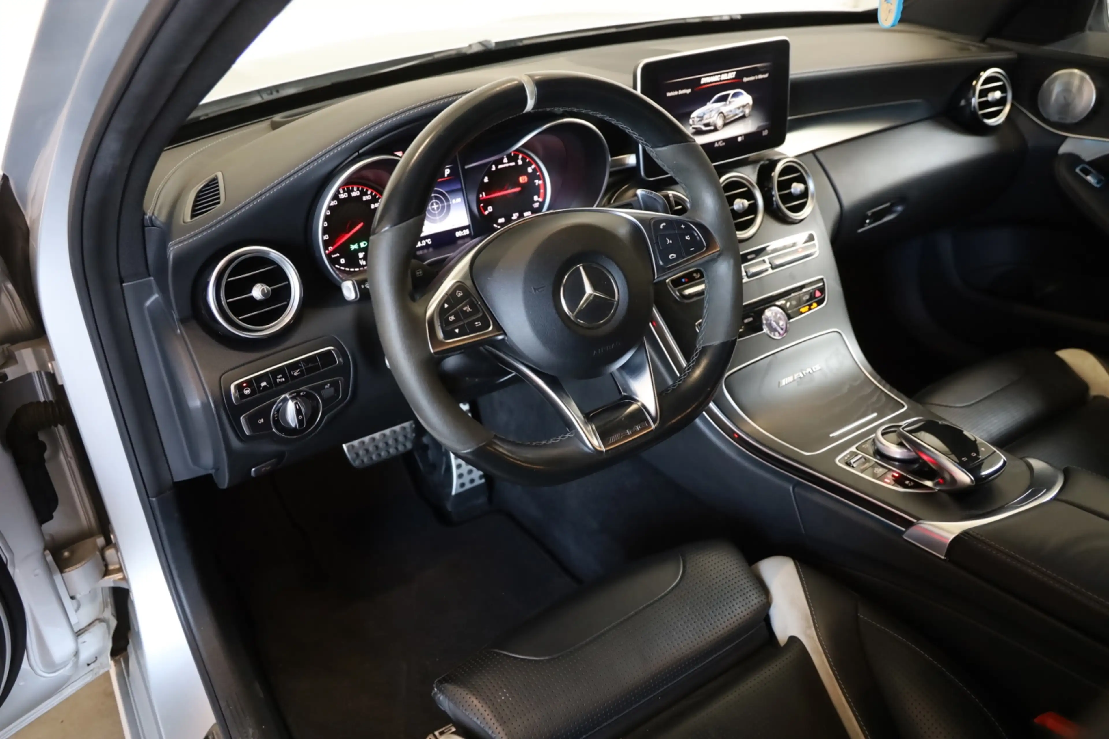Mercedes-Benz C 63 AMG S C63s AMG 510PK BURMEISTER SFEERVERL CAMERA DISTA — photo 7