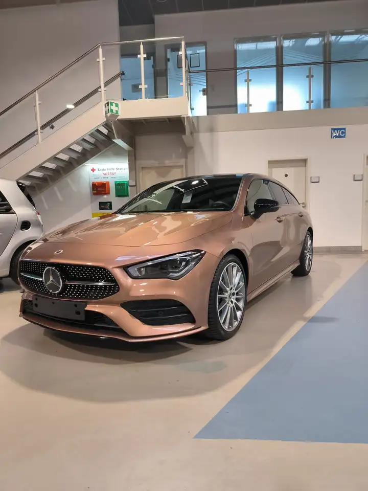 Mercedes-Benz CLA 250 Shooting Brake 7G-DCT AMG Line — photo 1 of 3