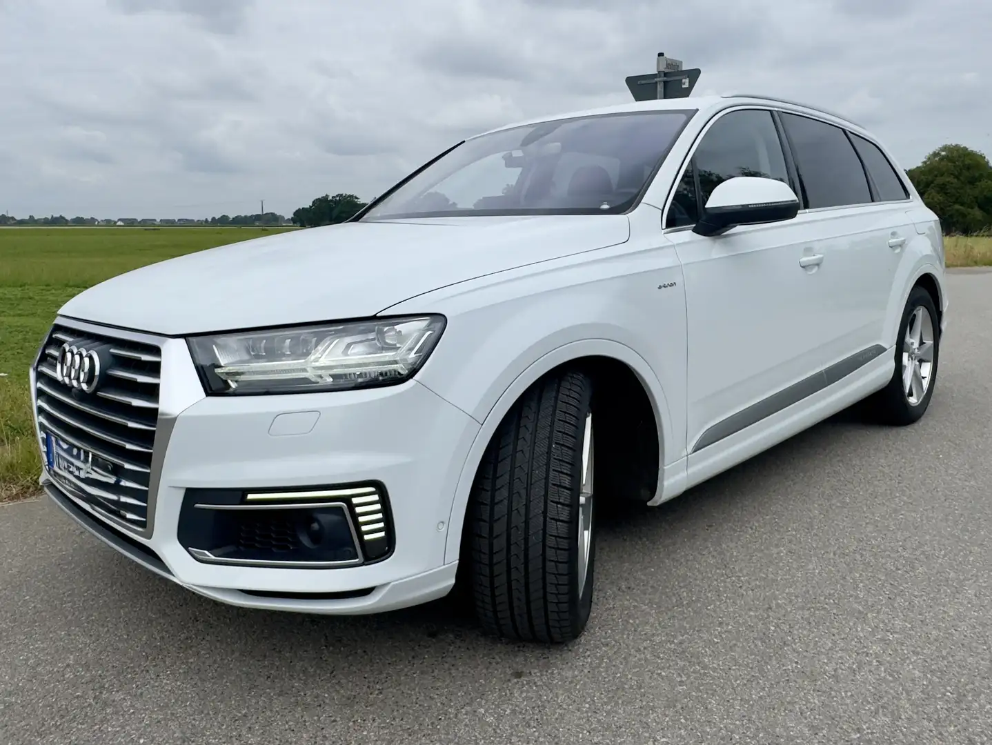 Audi Q7 Q7 3.0 TDI e-tron 4WD B&O Voll gepfl NP>120k Weiß - 2