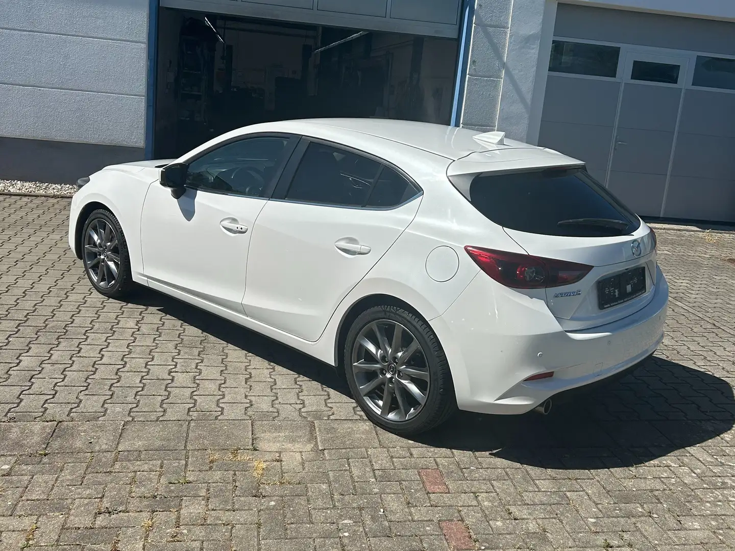 Mazda 3 Signature Weiß - 2