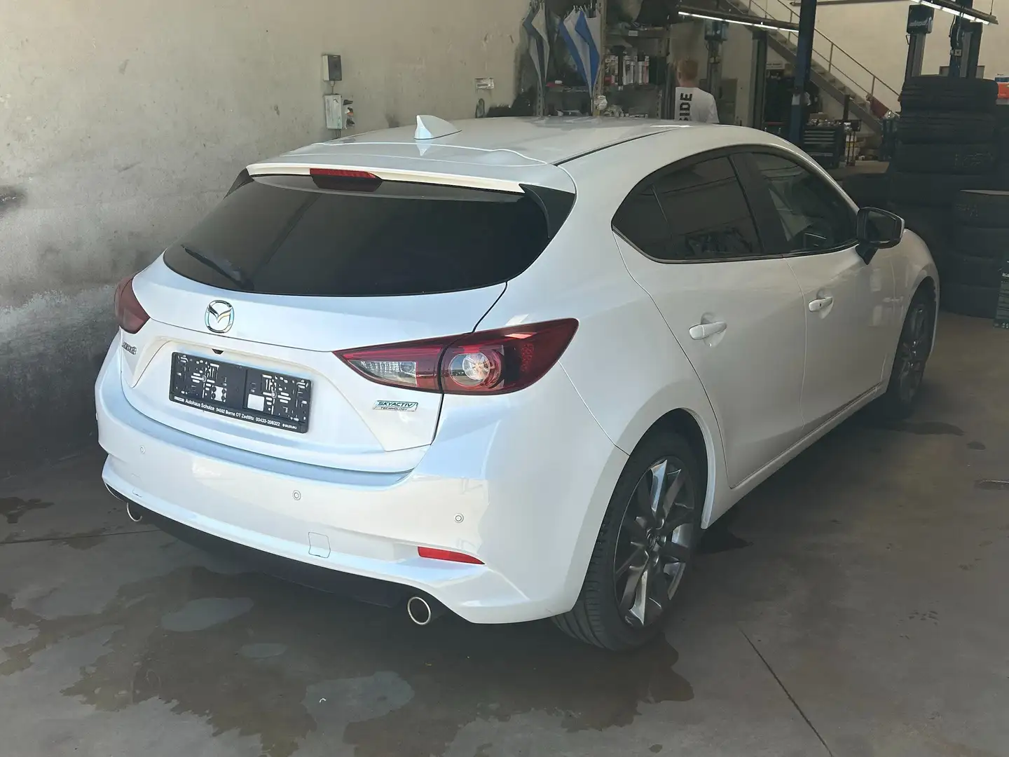 Mazda 3 Signature Weiß - 1
