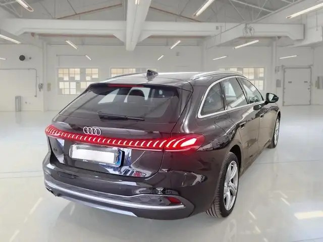 Audi A5 view 4