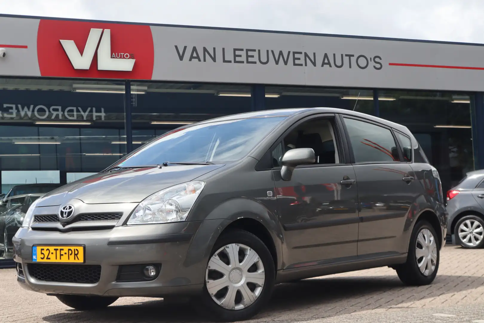 Toyota Verso 1.8 VVT-i Sol | APK 31-03-2026 | Camera | Clima Grijs - 1