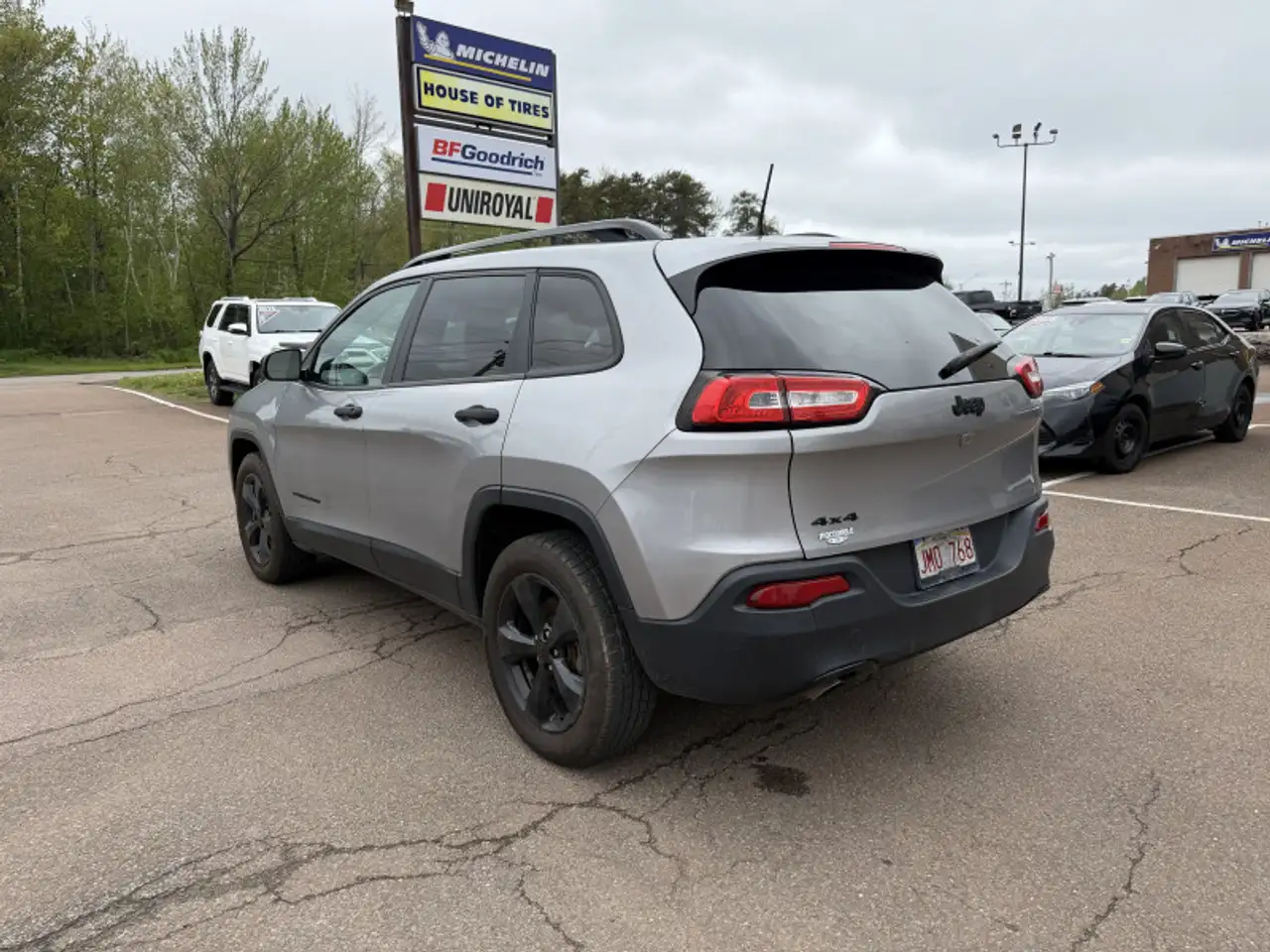 Jeep Cherokee снимка Jeep Cherokee