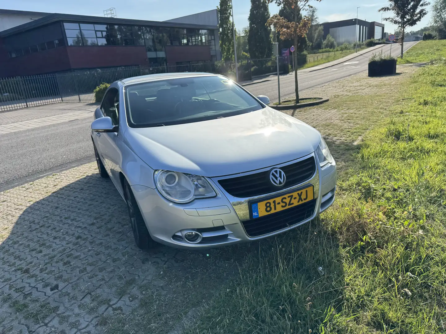 Volkswagen Eos 2.0 Turbo FSI Individual Chrom Plateado - 1