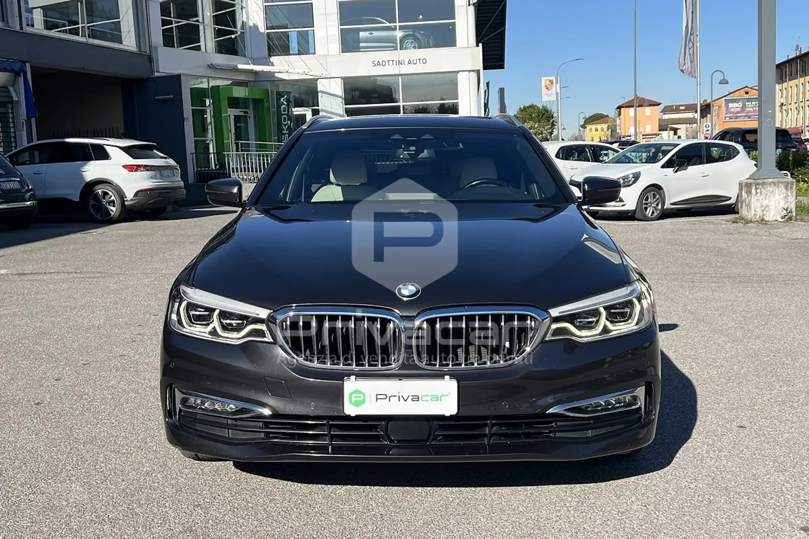 BMW 520 520d xDrive Touring Luxury Argento - 2