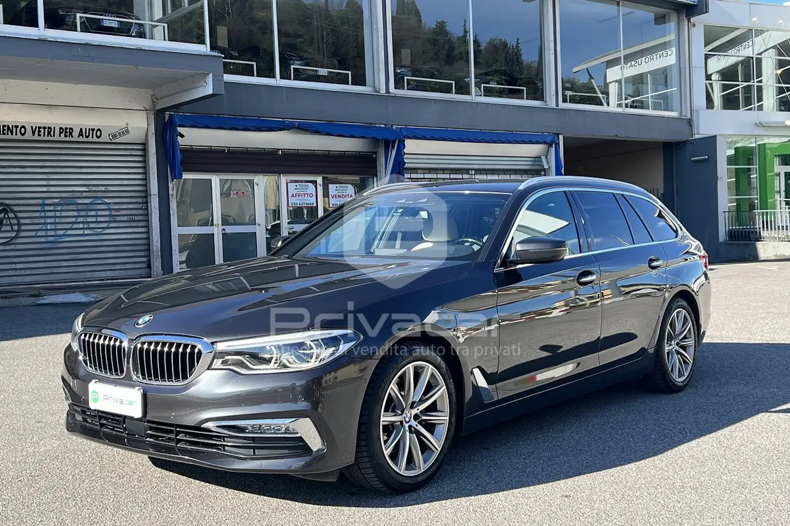 BMW 520 520d xDrive Touring Luxury Argento - 1