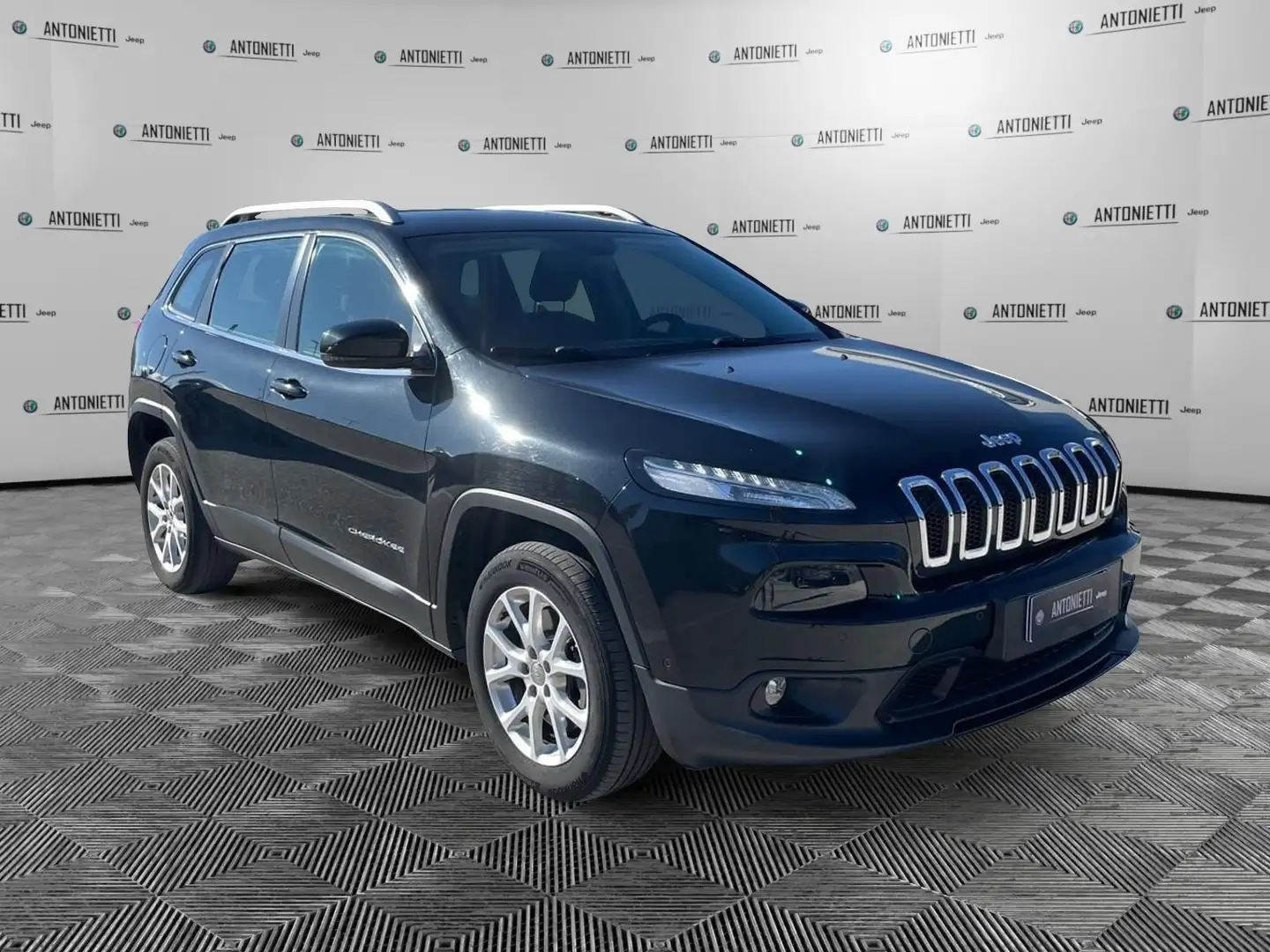 Jeep Cherokee Cherokee 2.0 Mjt II 4WD Active Drive I Longitude Zwart - 2