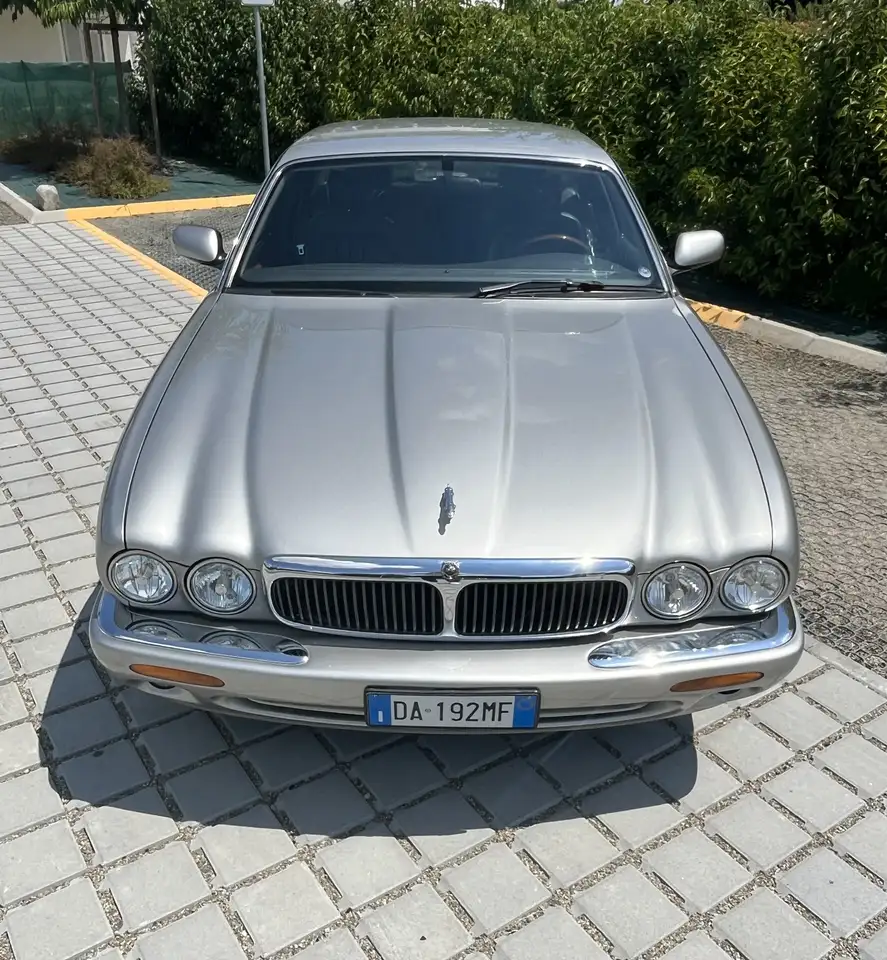 Jaguar XJ8 3.2 Executive, foto 3