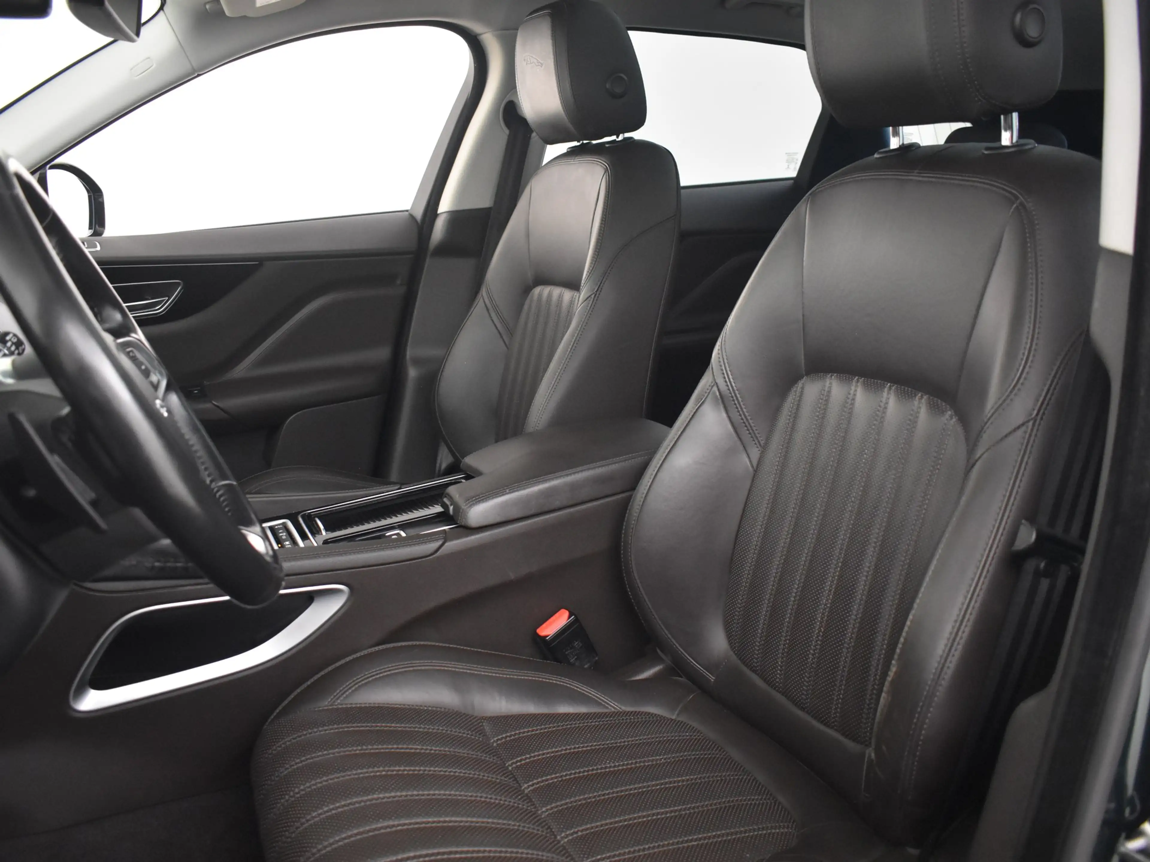 Jaguar F-Pace 2.0 Portfolio AWD 30t 300pk AUTO | Lederen bekledi — photo 7