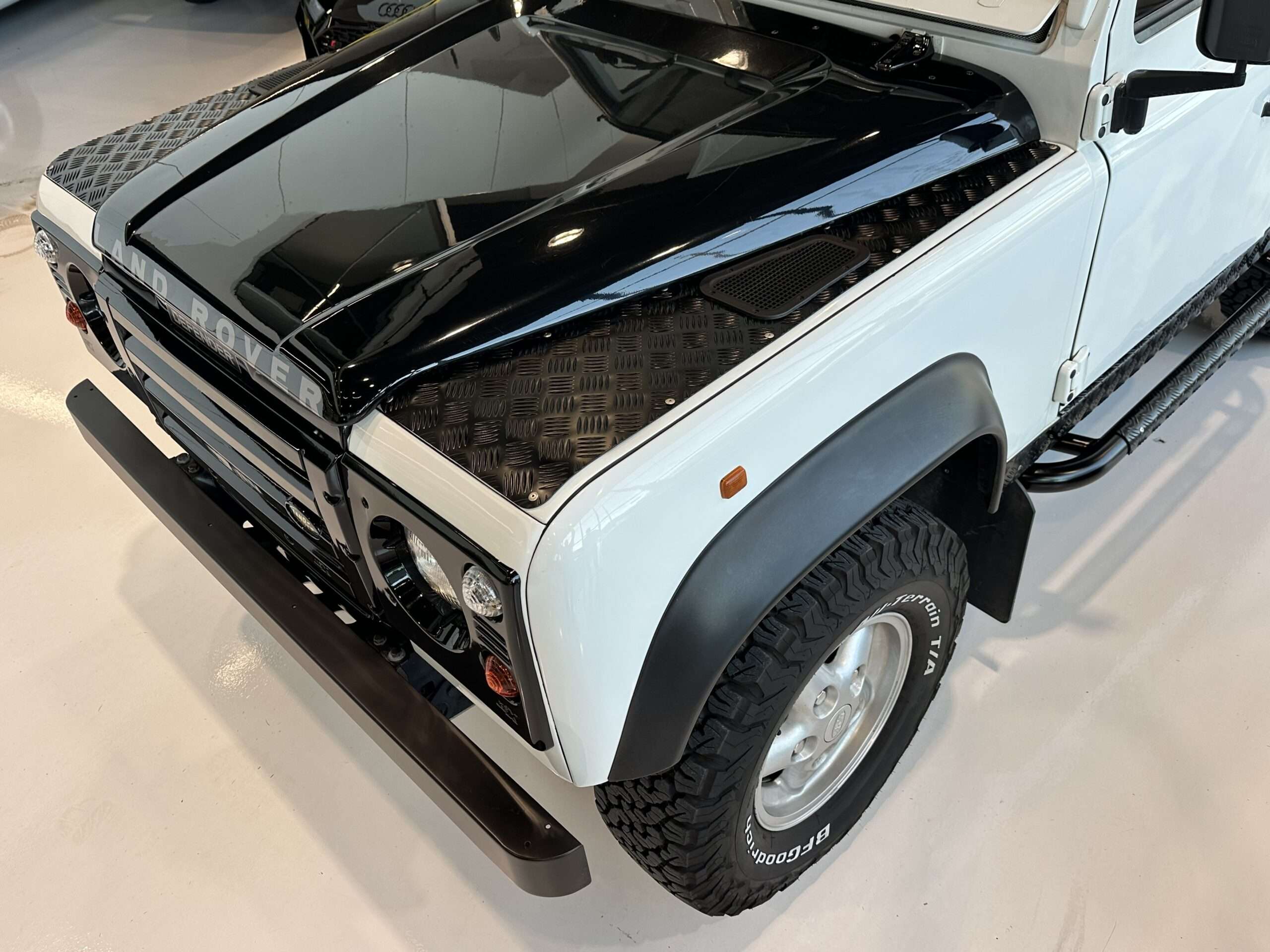 1997 Land Rover Defender Defender 90 alt 5
