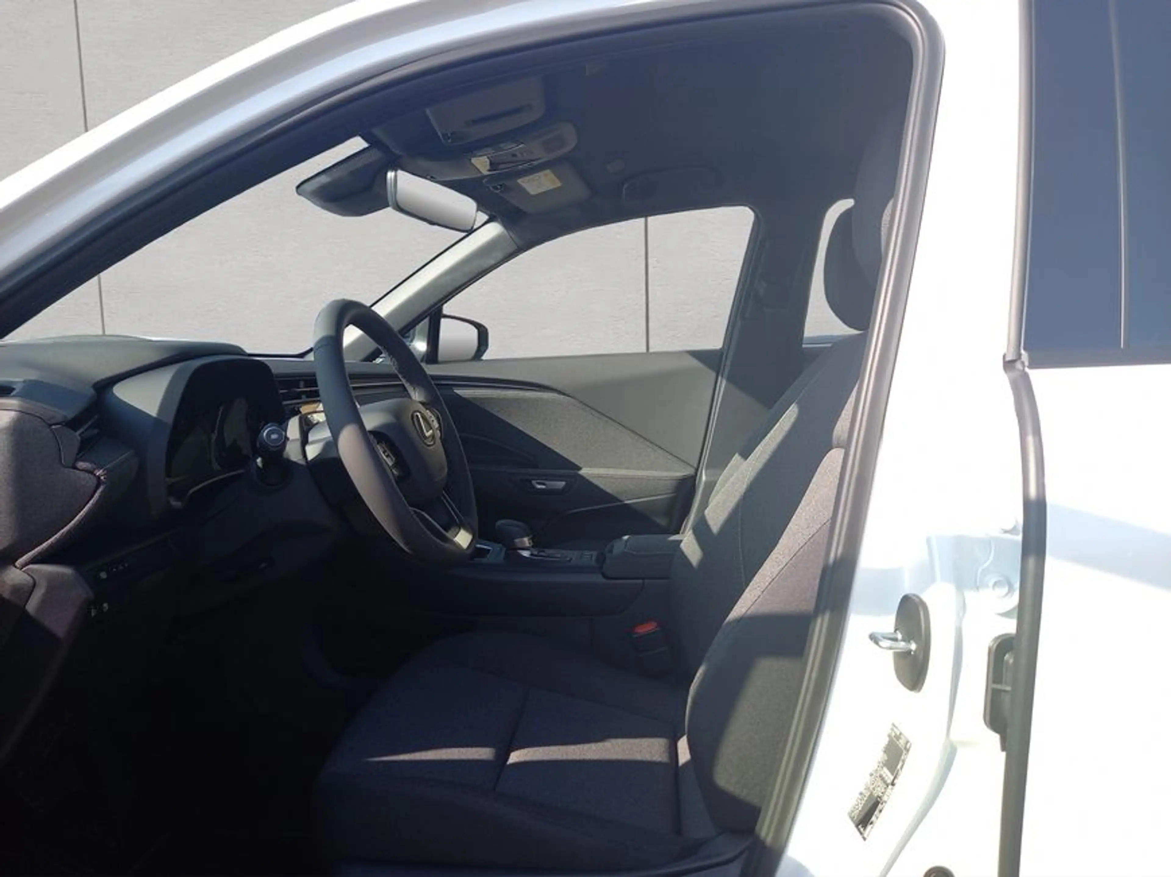 Lexus LBX FWD 67 Komfort-Paket — photo 10