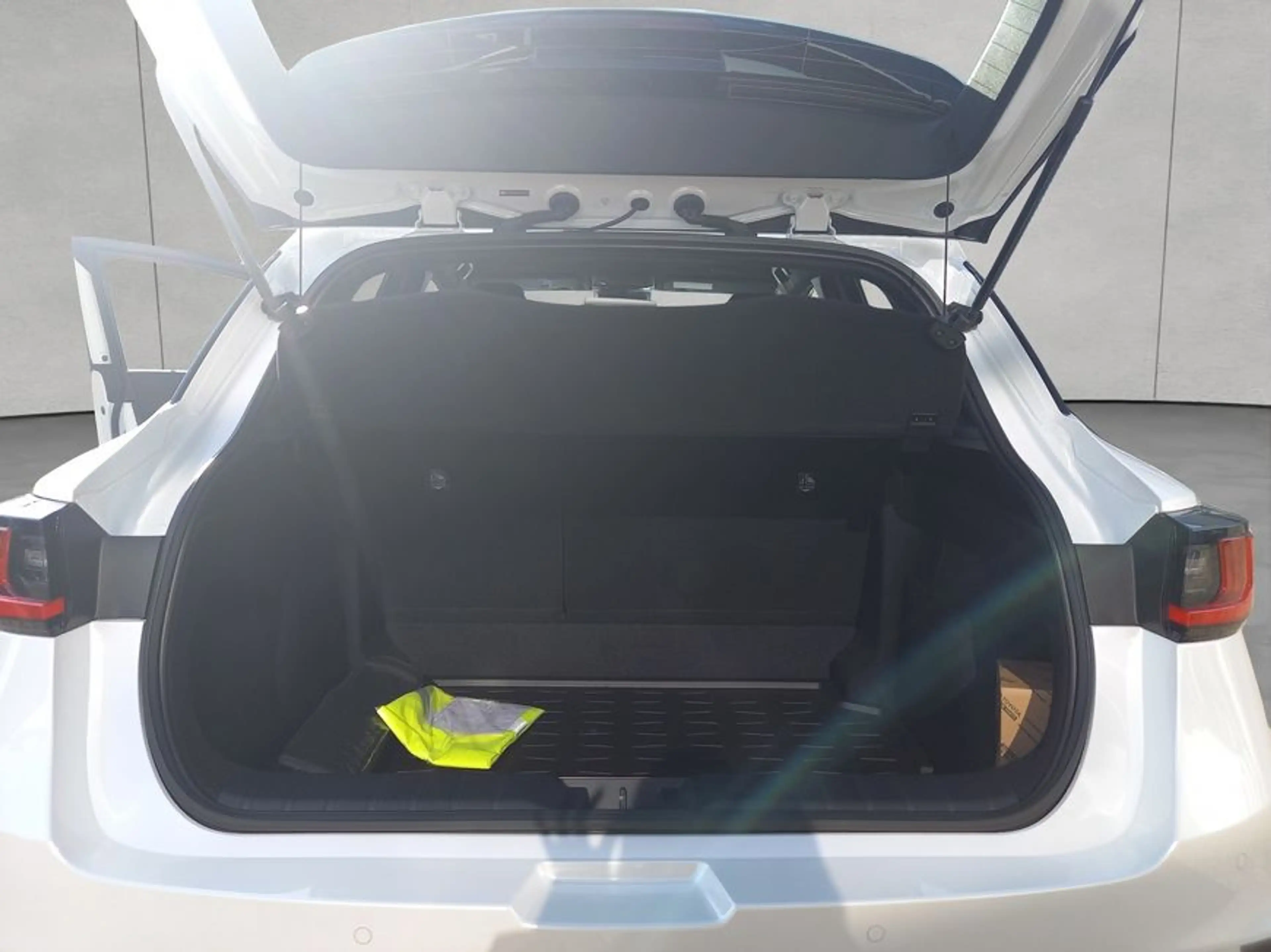 Lexus LBX FWD 67 Komfort-Paket — photo 5
