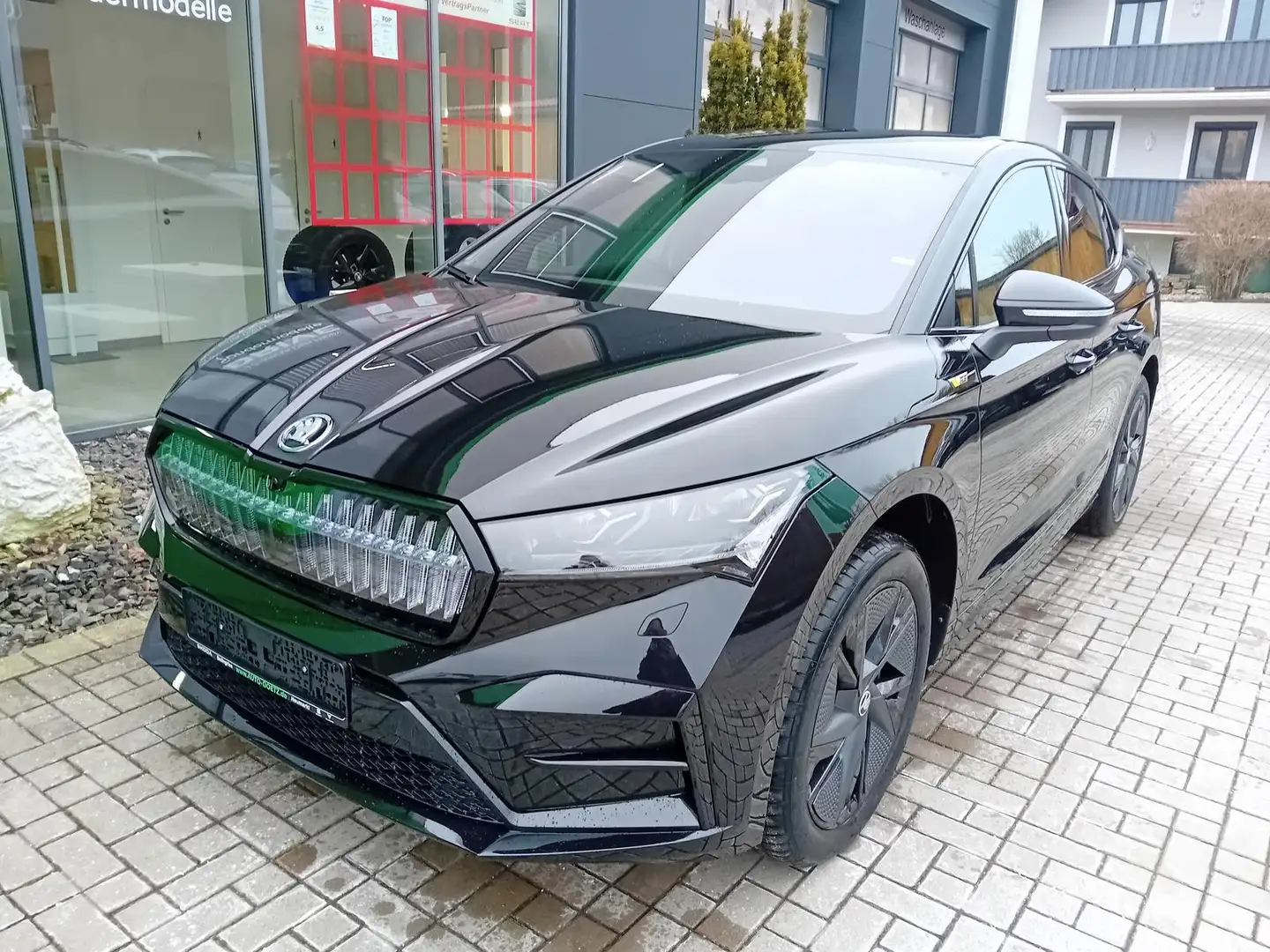 Skoda Enyaq Coupé RS Maxx 4x4*Wärmepumpe*AHK-Vorb.*Navi*Matrix Schwarz - 2