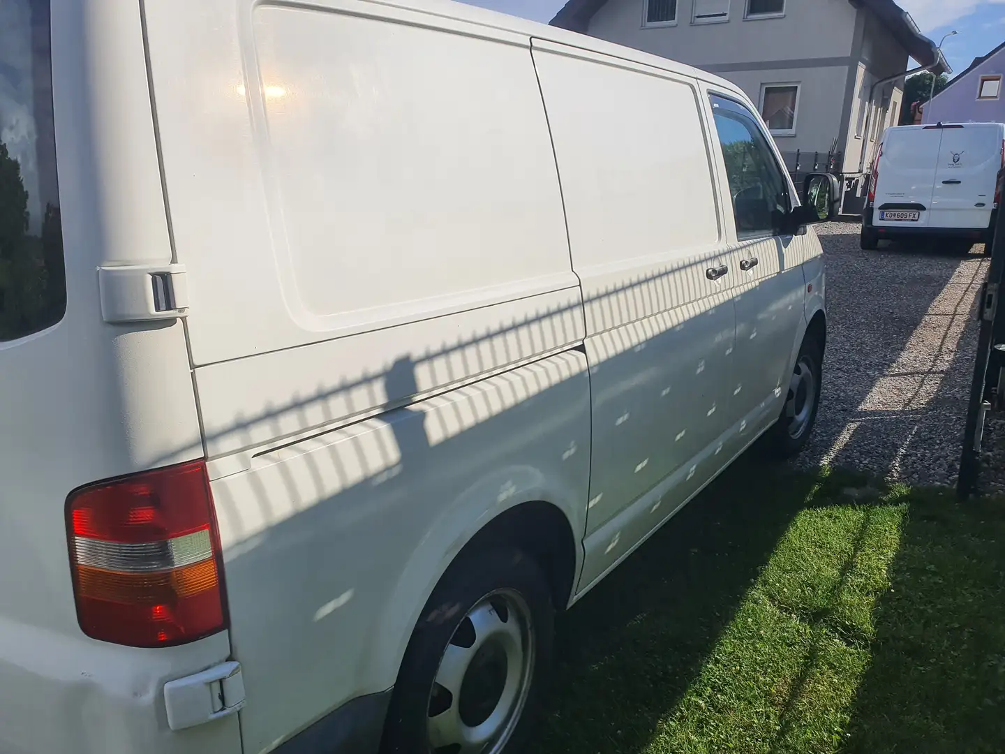 Volkswagen T5 1.9 Transporter Bílá - 1