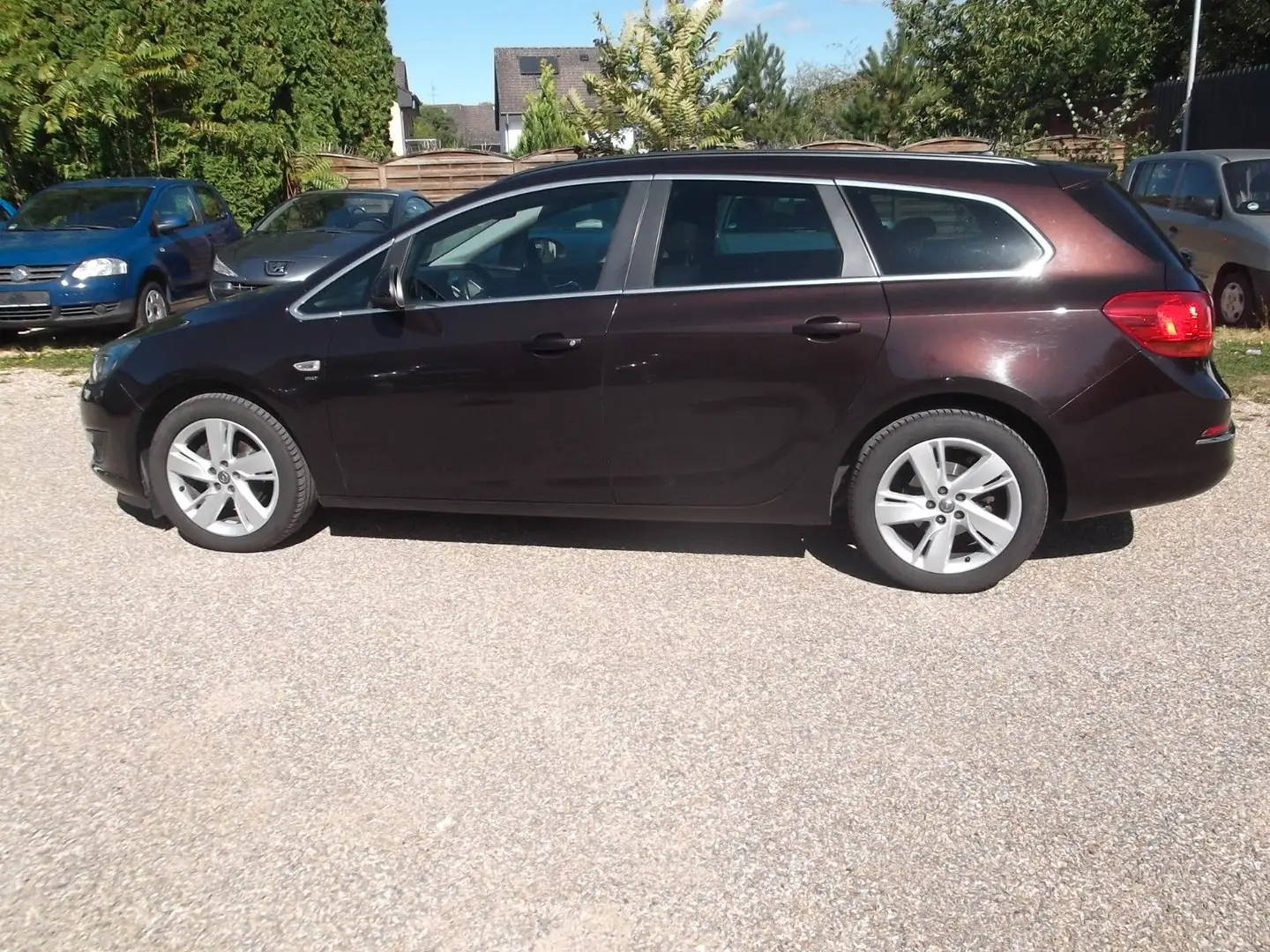 Opel Astra J Sports Tourer Energy*HU*Zahnriemen Neu Braun - 1