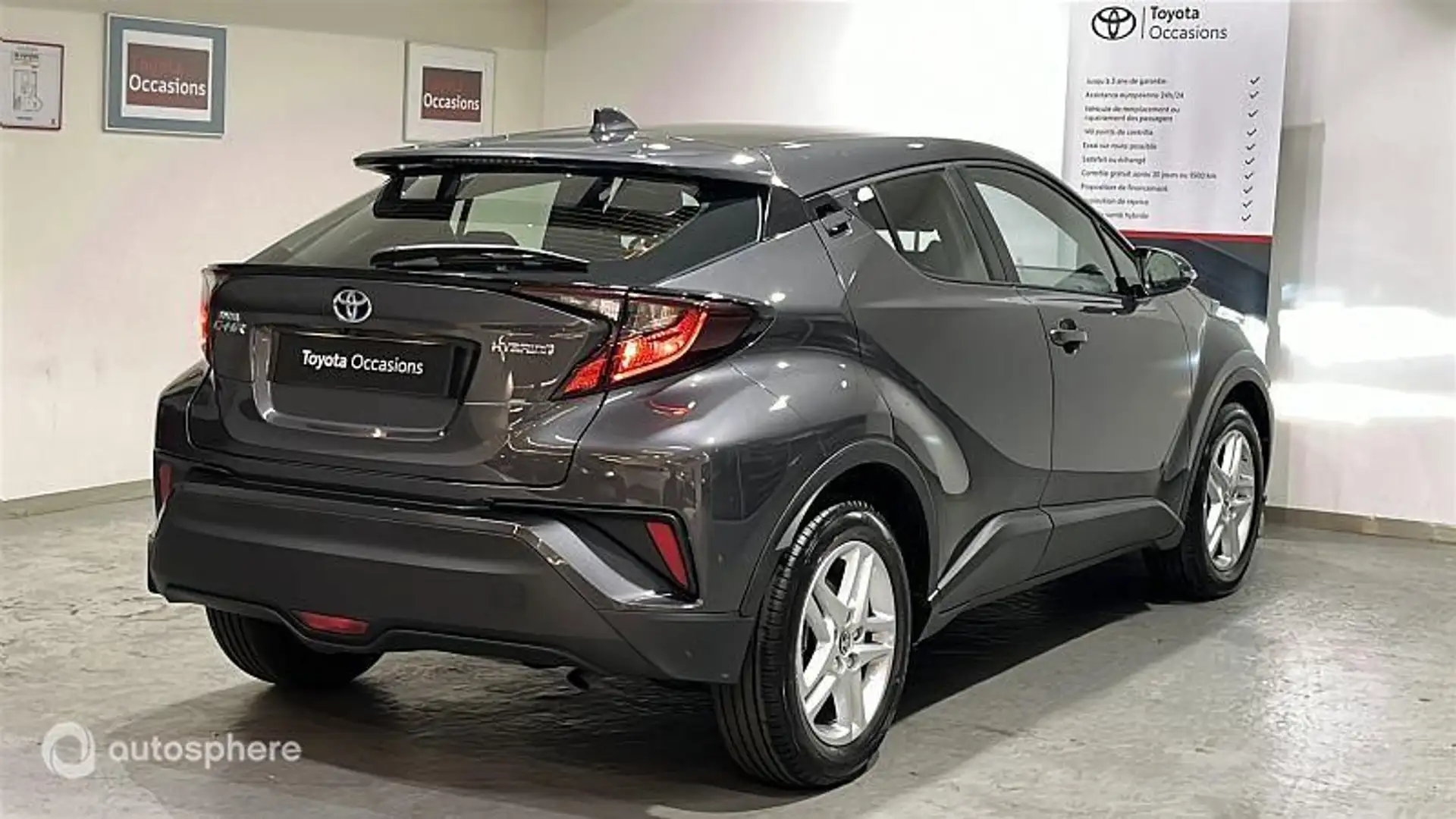 Toyota C-HR 122h Dynamic 2WD E-CVT MY22 - 2