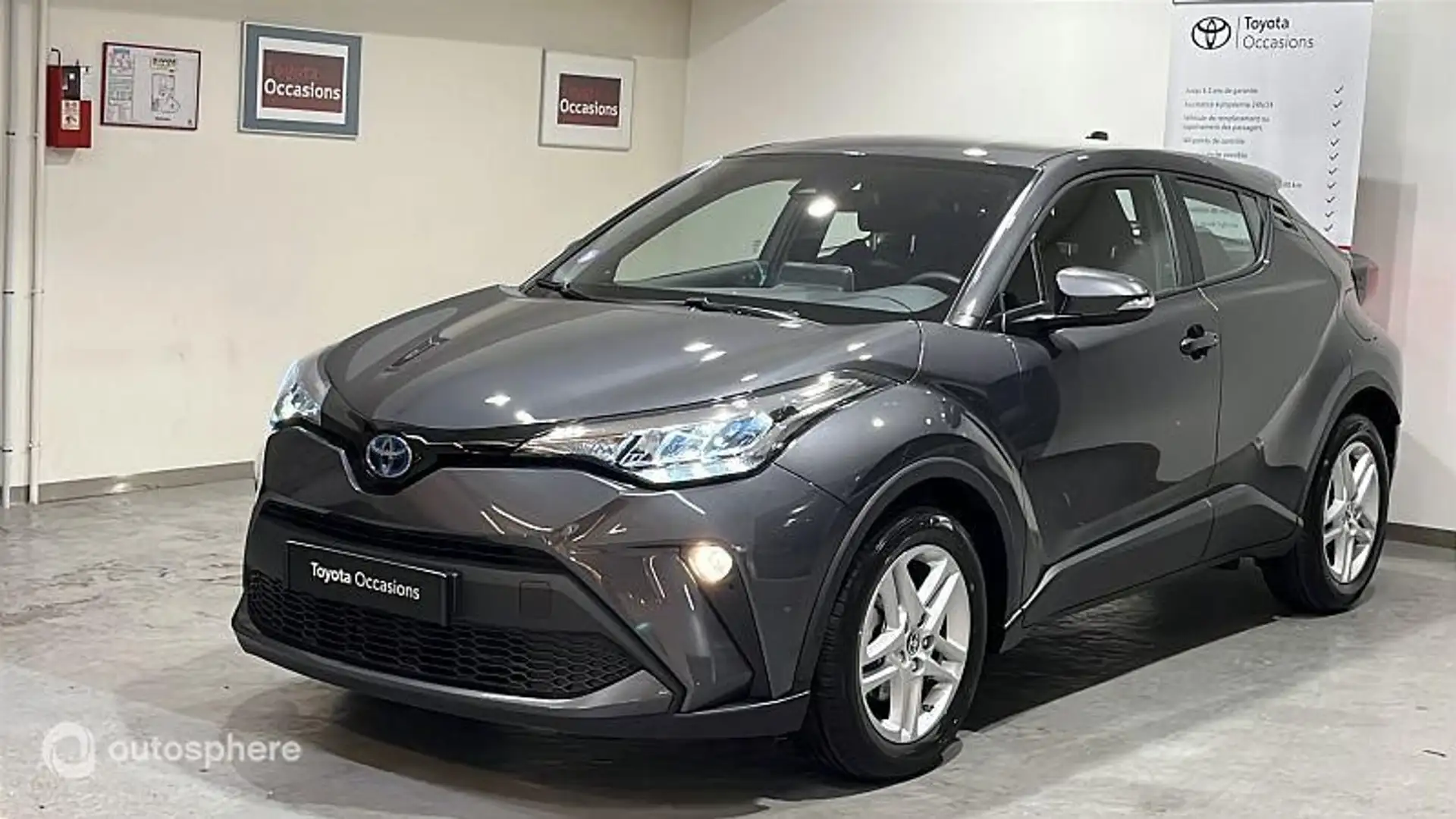 Toyota C-HR 122h Dynamic 2WD E-CVT MY22 - 1