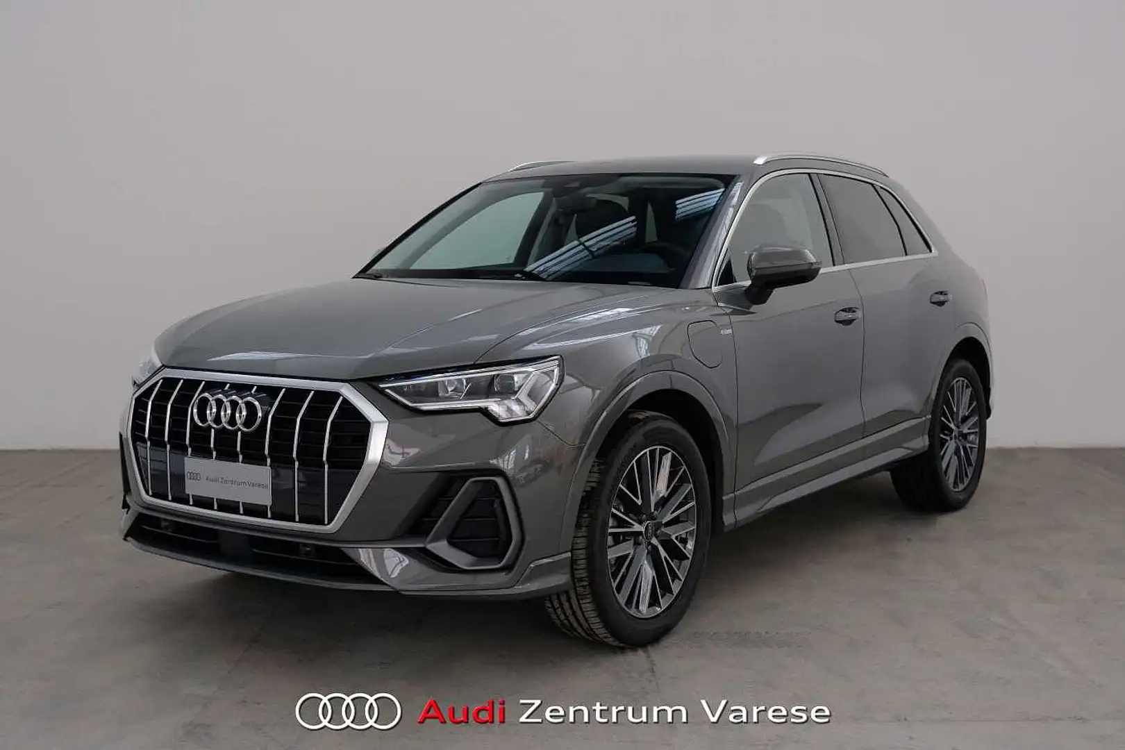 Audi Q3 45 TFSI-E 245CV Stronic Sline Edition Grigio - 1