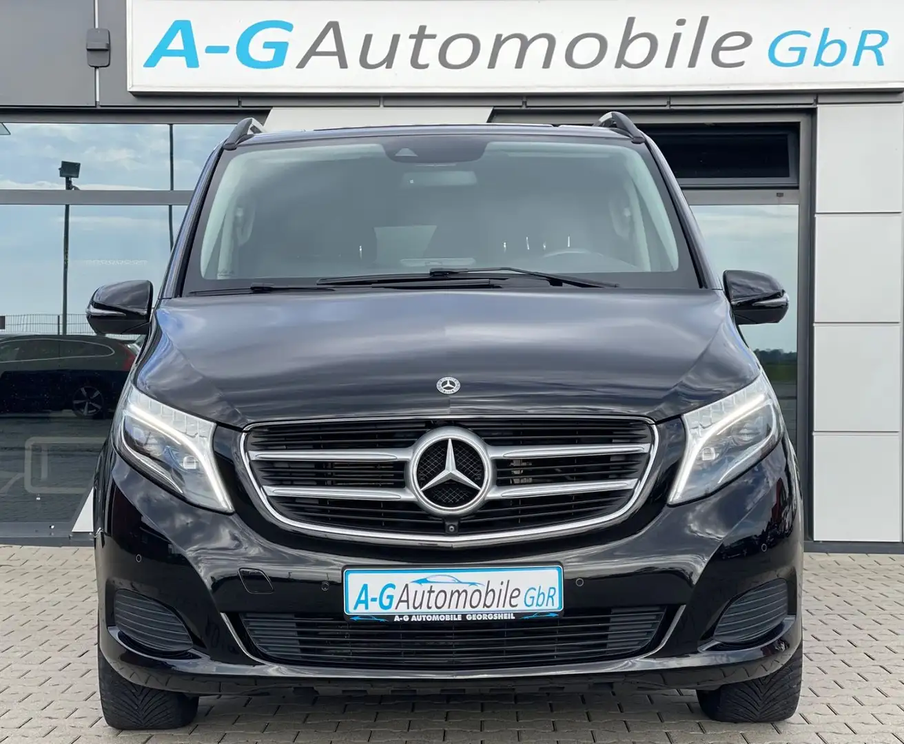 Mercedes-Benz V 250 d AVANTGARDE EDITION 4MATIC lang BURMESTER Schwarz - 2