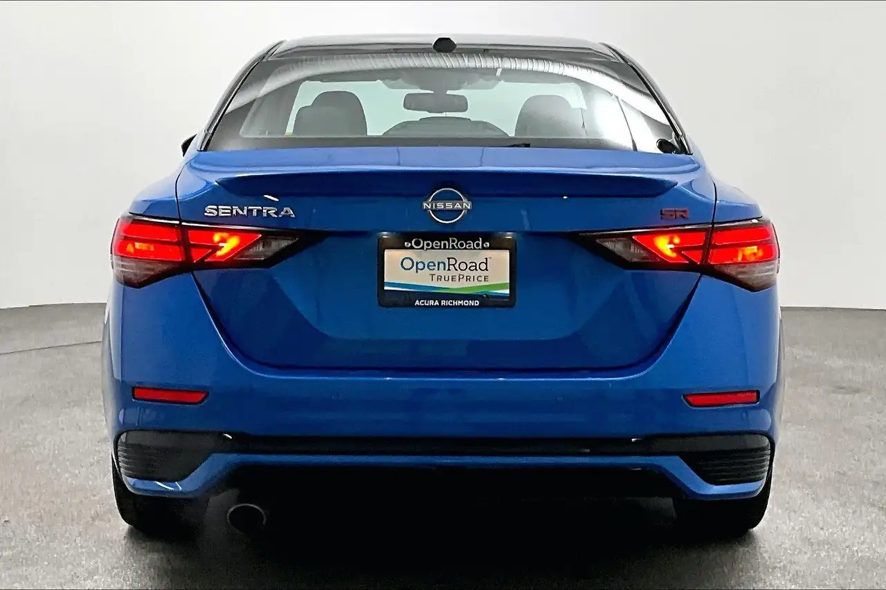 Nissan Sentra снимка Nissan Sentra