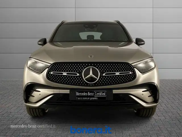 Mercedes-Benz 300 view 4