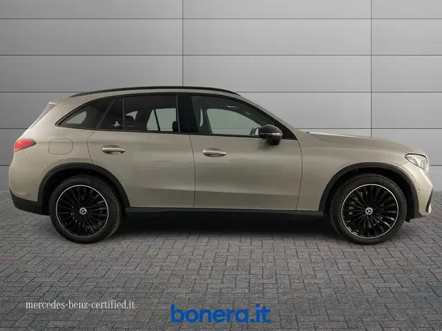Mercedes-Benz 300 view 6