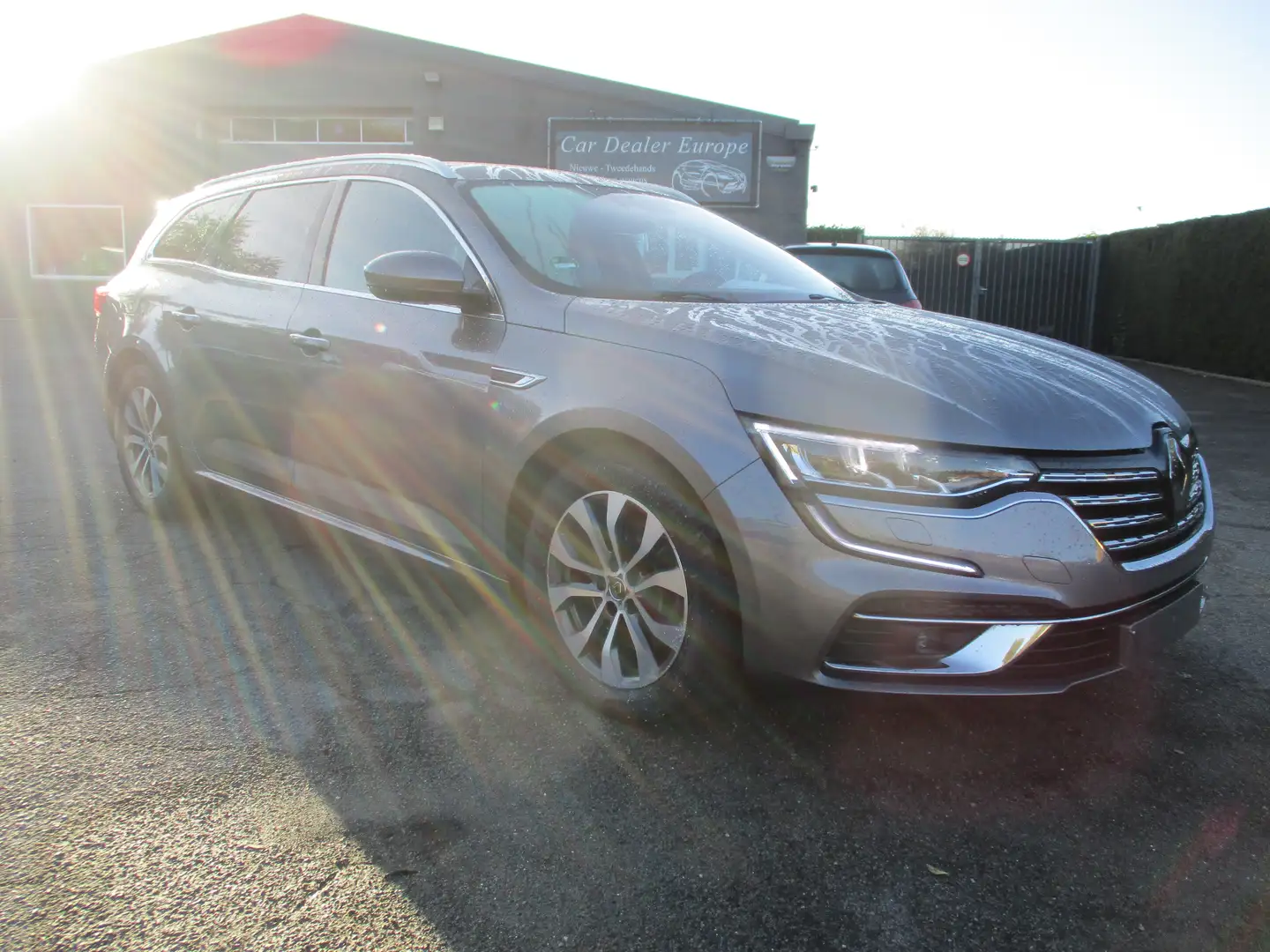Renault Talisman Grandtour 2.0dCi Automaat/Leder/Navi/82.000km! Grijs - 2