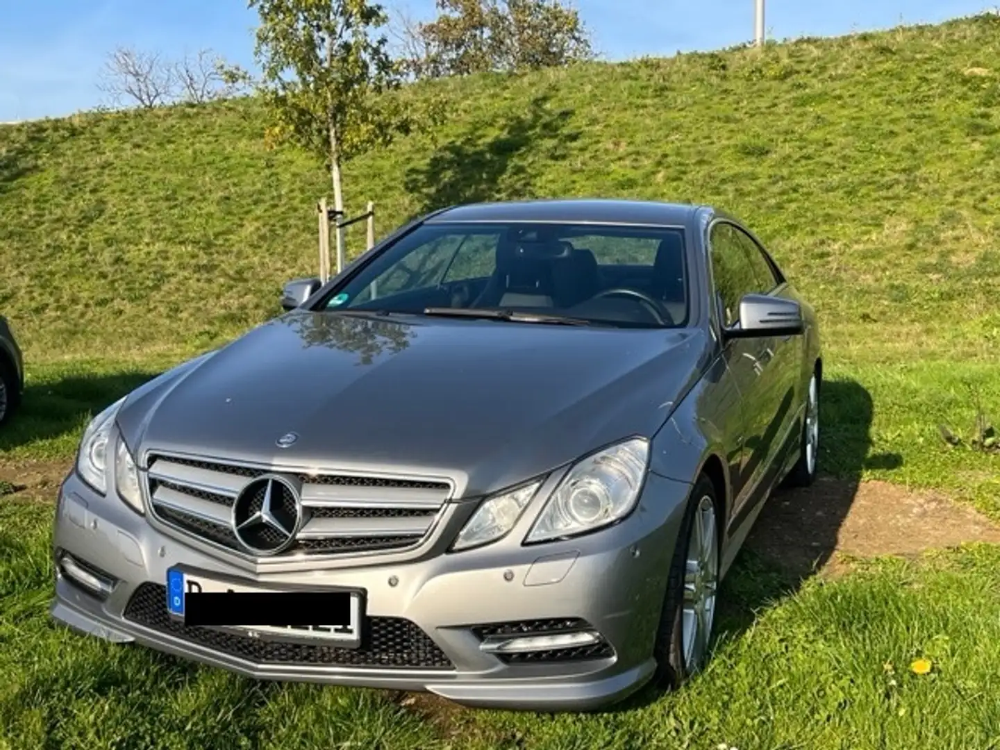 Mercedes-Benz E 250 E 250 CDI Coupe 7G-TRONIC Срібний - 1