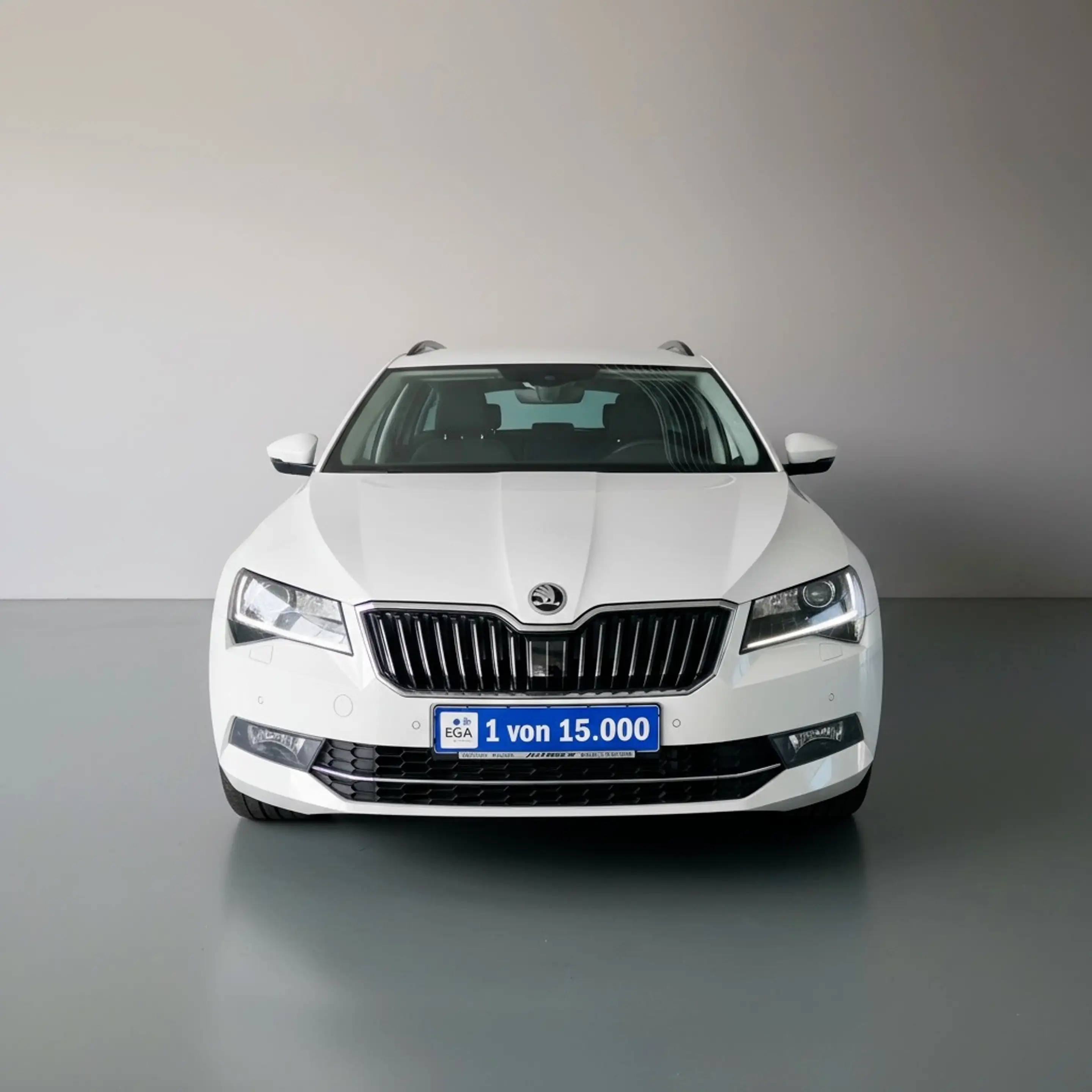 Skoda Superb Combi 1.5 TSI Ambition Automatik - Navi/ Xenon/ PD — photo 14