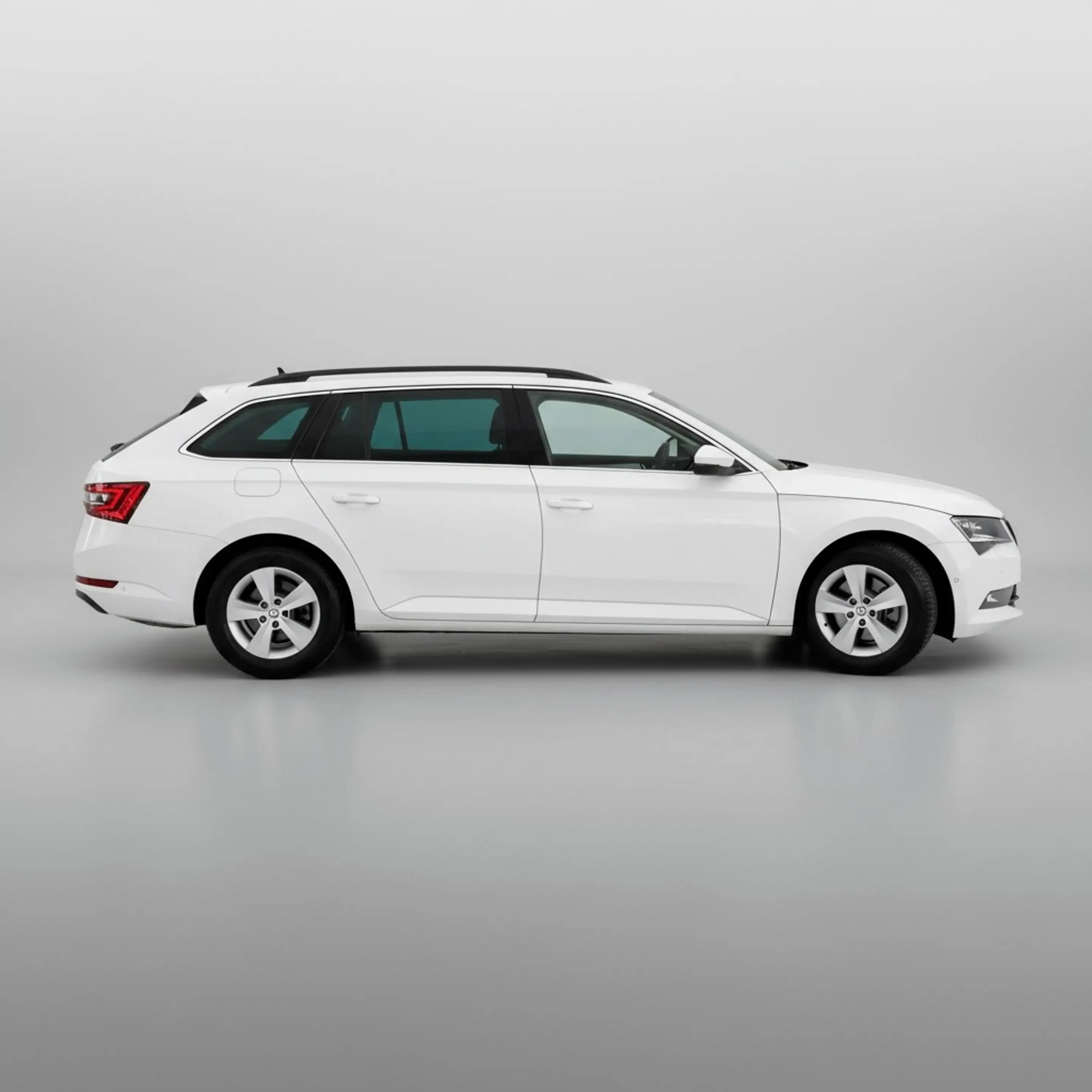Skoda Superb Combi 1.5 TSI Ambition Automatik - Navi/ Xenon/ PD — photo 3