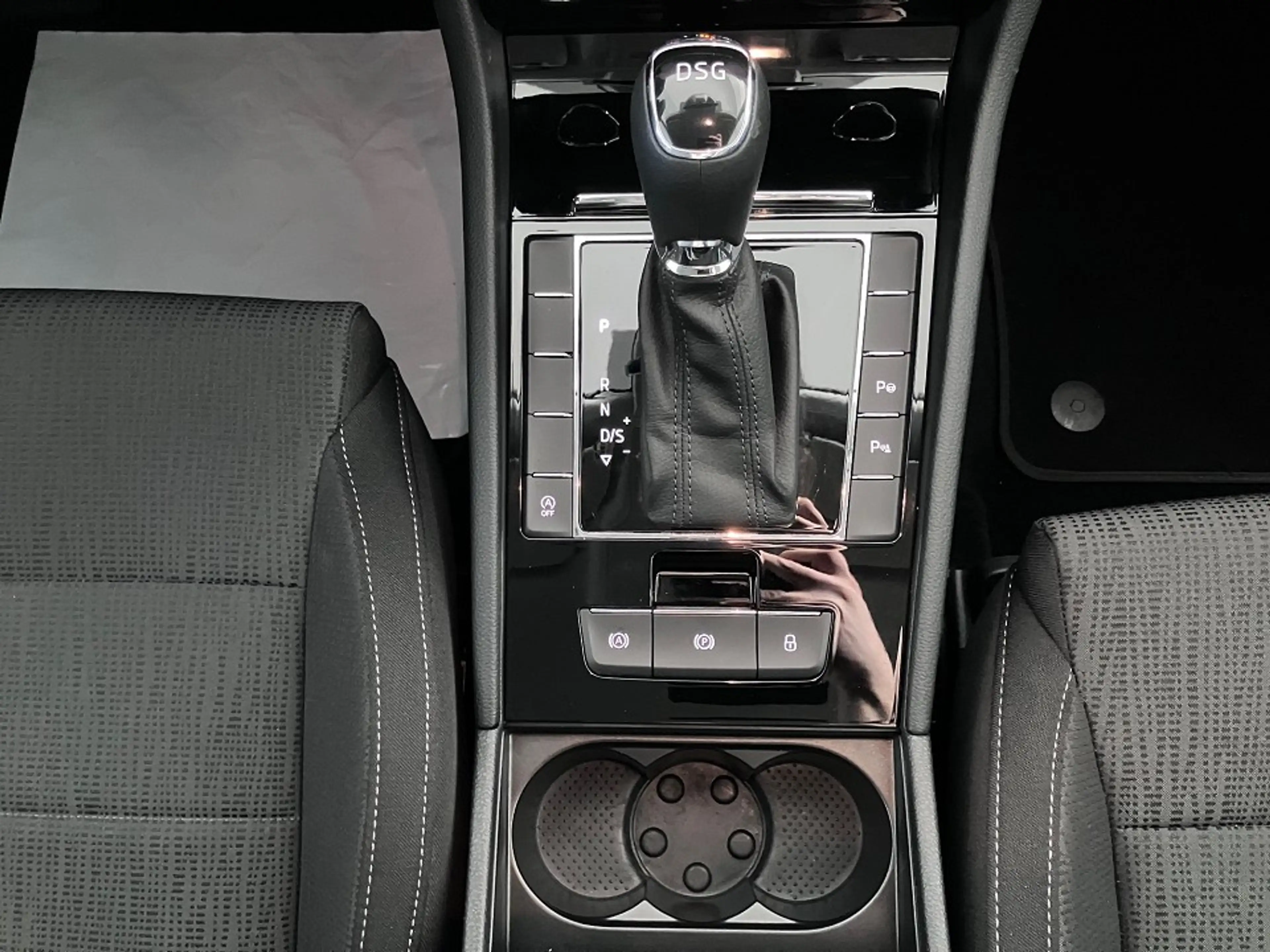 Skoda Superb Combi 1.5 TSI Ambition Automatik - Navi/ Xenon/ PD — photo 9
