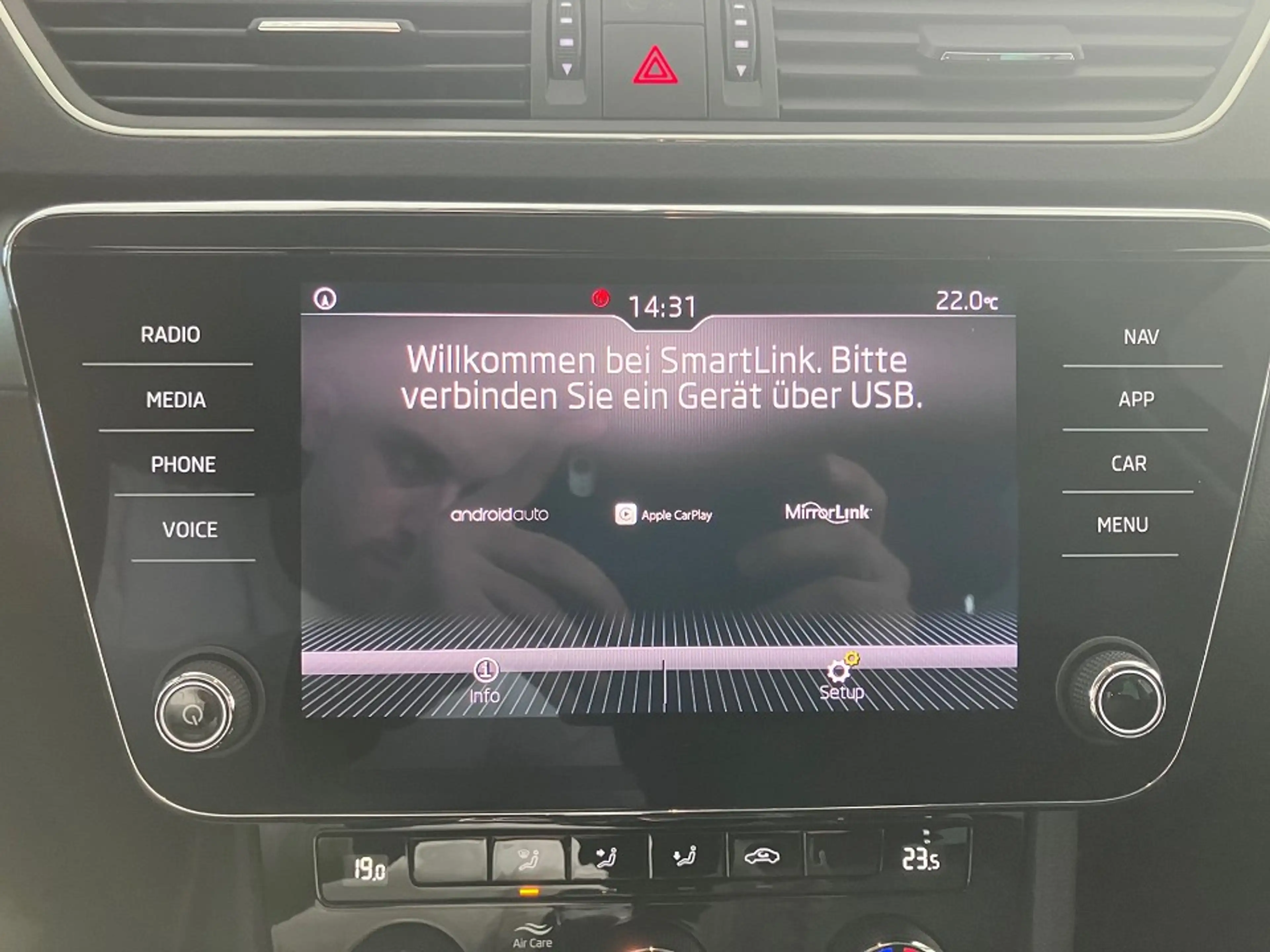 Skoda Superb Combi 1.5 TSI Ambition Automatik - Navi/ Xenon/ PD — photo 11