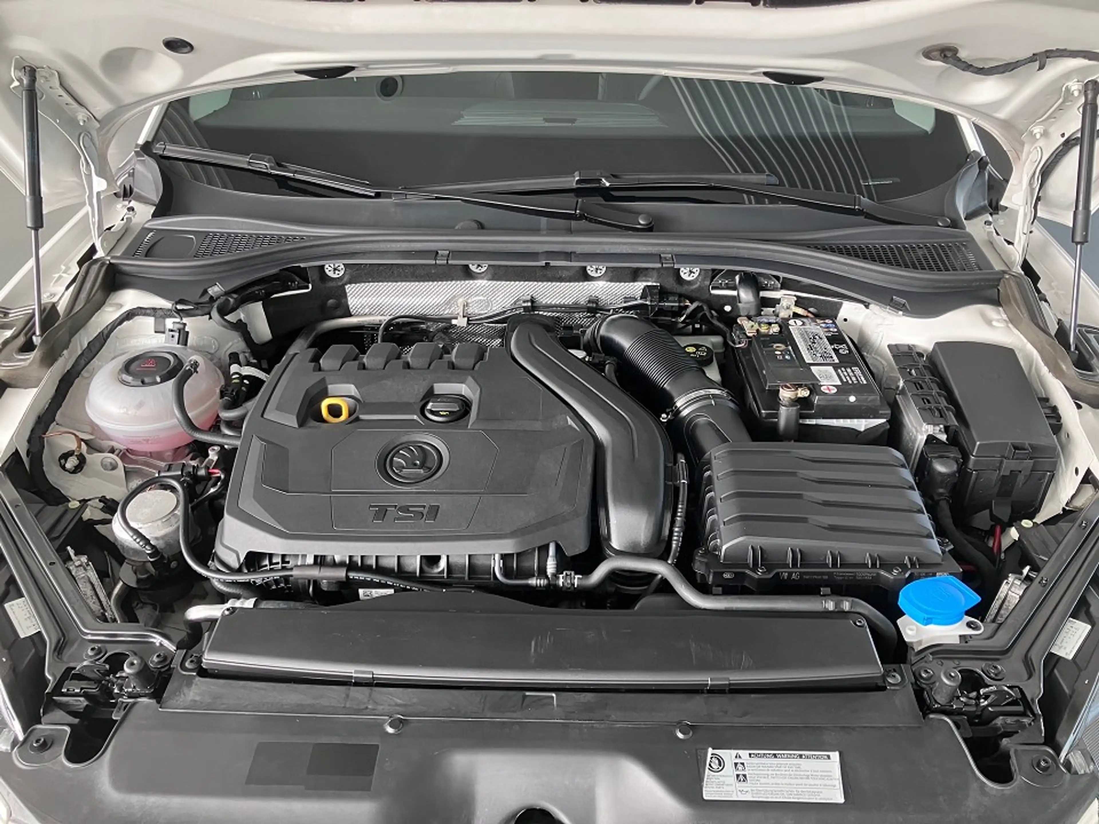 Skoda Superb Combi 1.5 TSI Ambition Automatik - Navi/ Xenon/ PD — photo 15