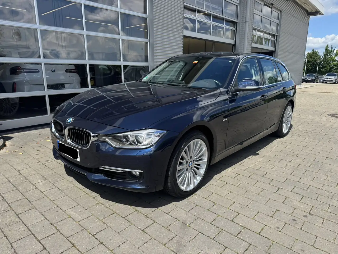BMW 330