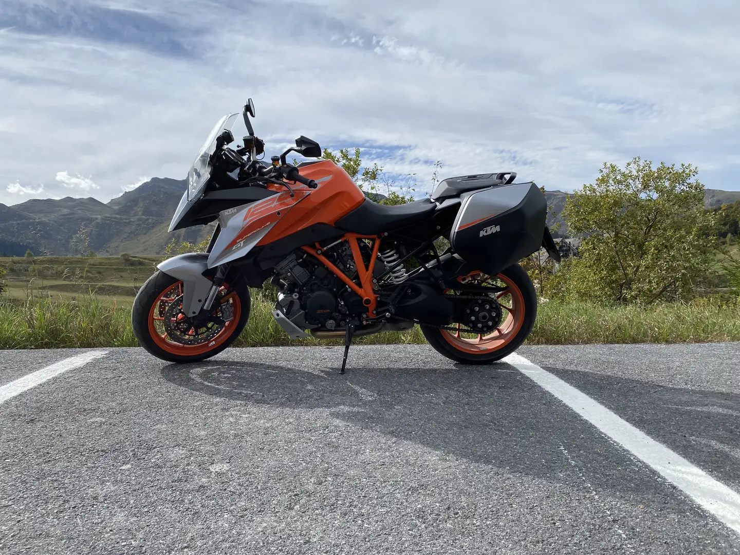 KTM 1290 Super Duke GT - 1