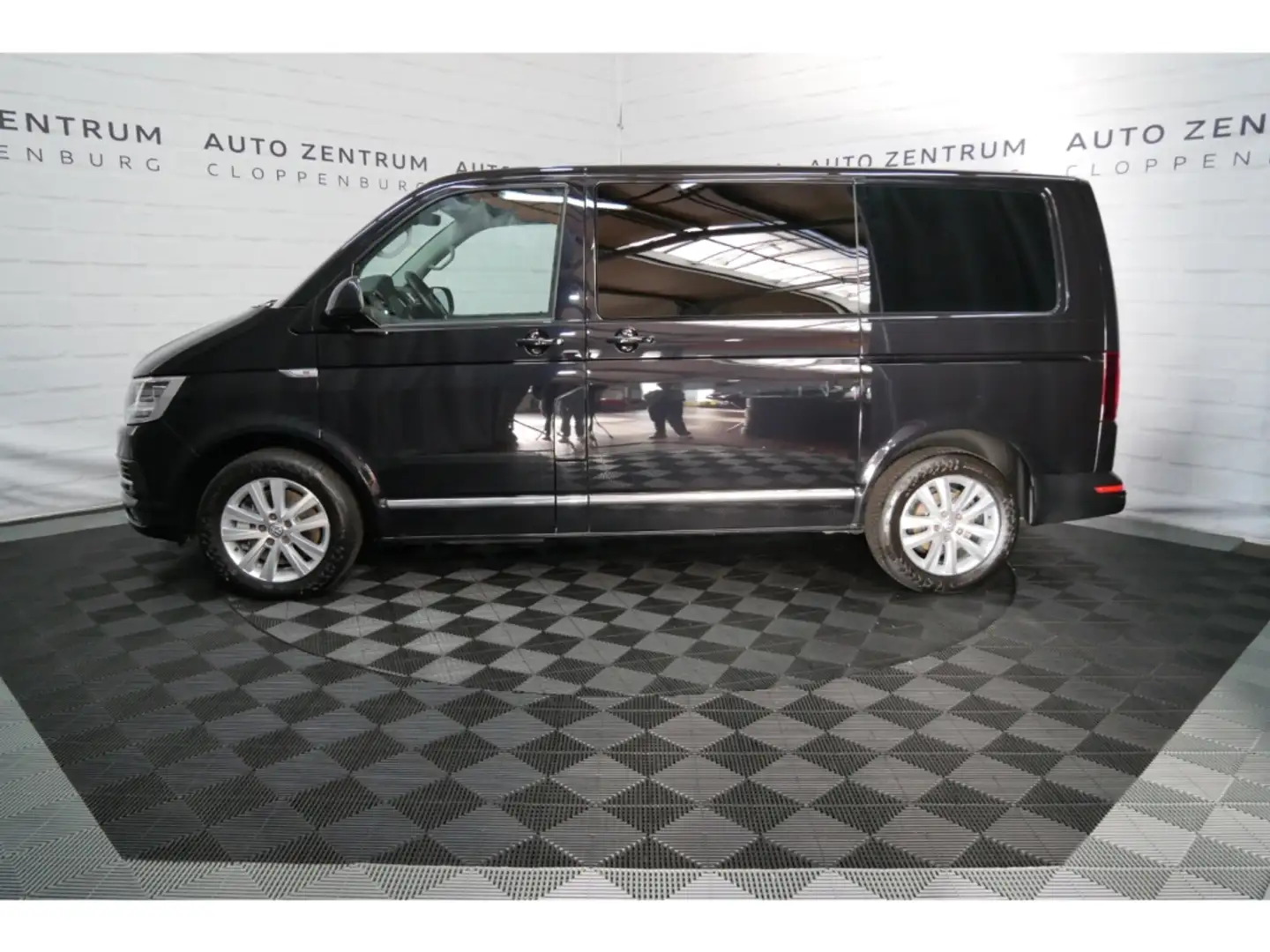 Volkswagen T6 Multivan Business 4Motion LED+Navi+Kame+Leder Schwarz - 2