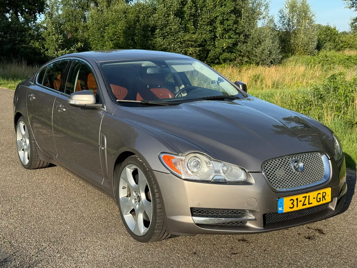 Jaguar XF XF 4.2 V8 SV8 S/C Grijs - 2