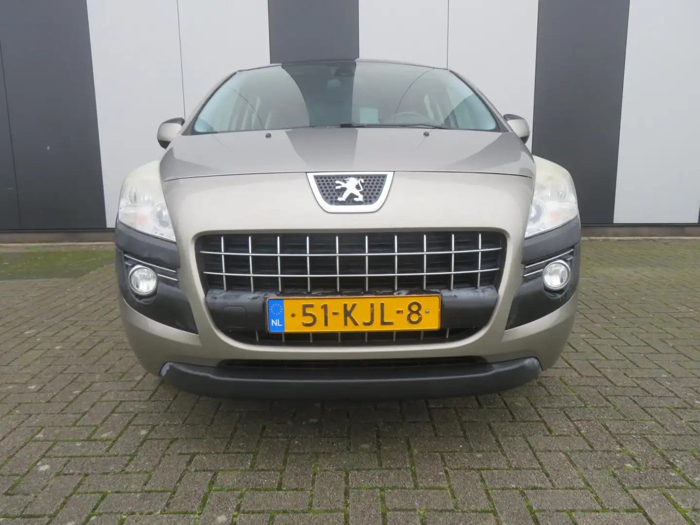 Peugeot 3008 1.6 THP Première Grau - 2