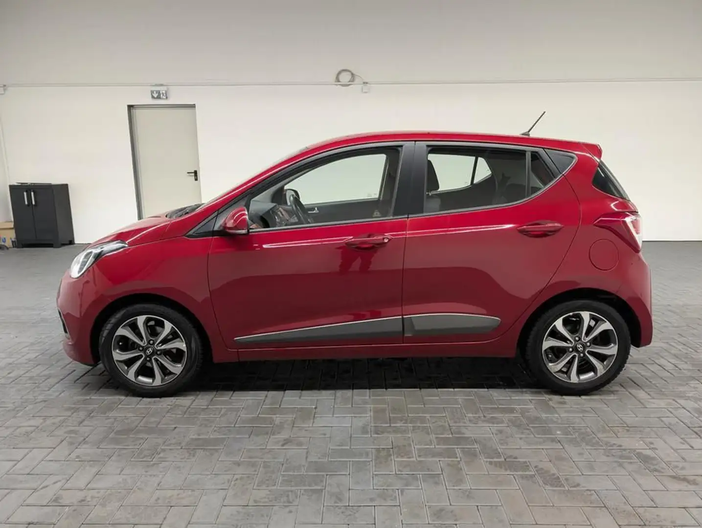 Hyundai i10 YES! SHZ/LHZ/PDC/Tempomat/15 LM Rot - 2