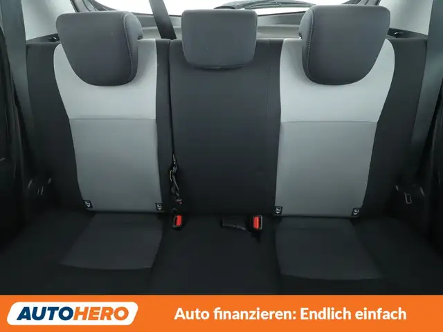 Toyota Yaris view 16