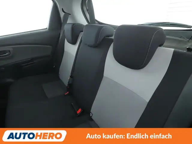 Toyota Yaris view 14