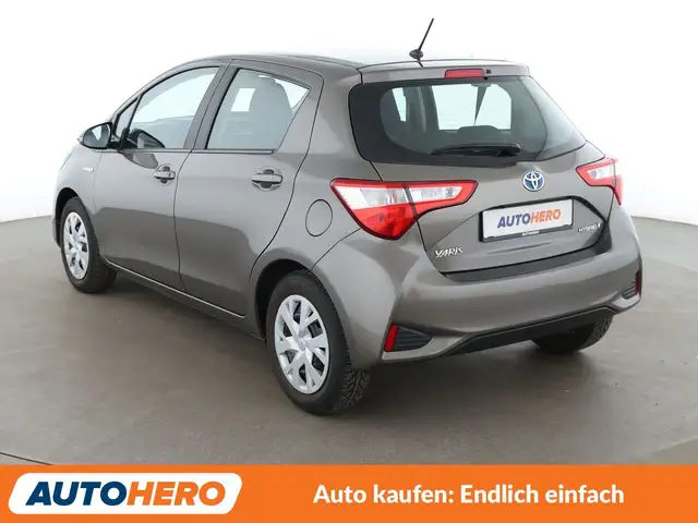 Toyota Yaris view 4