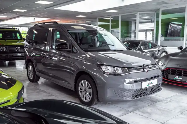 Volkswagen Caddy view 3