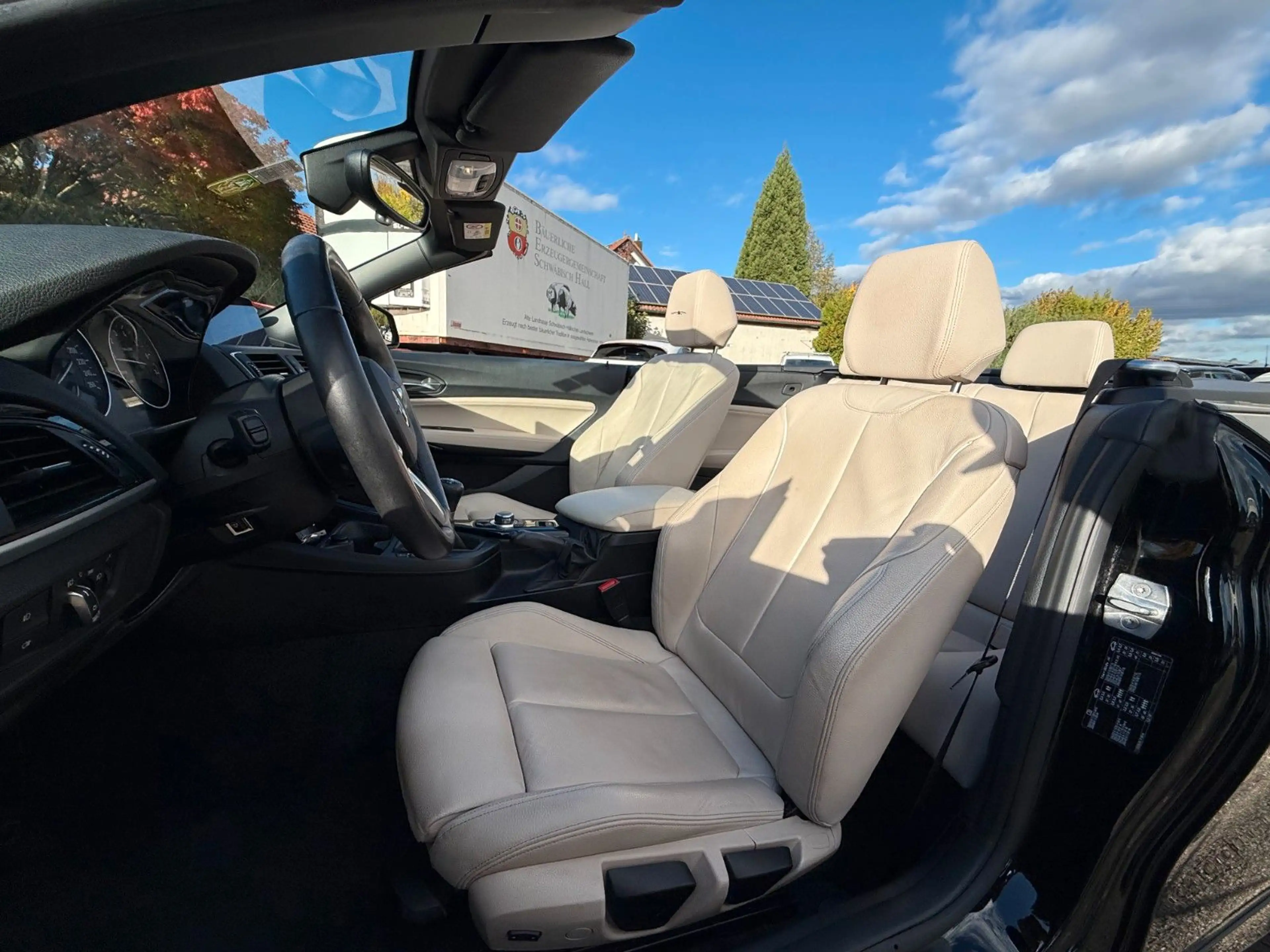 BMW 220 i Cabrio Sport Line-Leder-Navi-Xenon-SHZ — photo 14