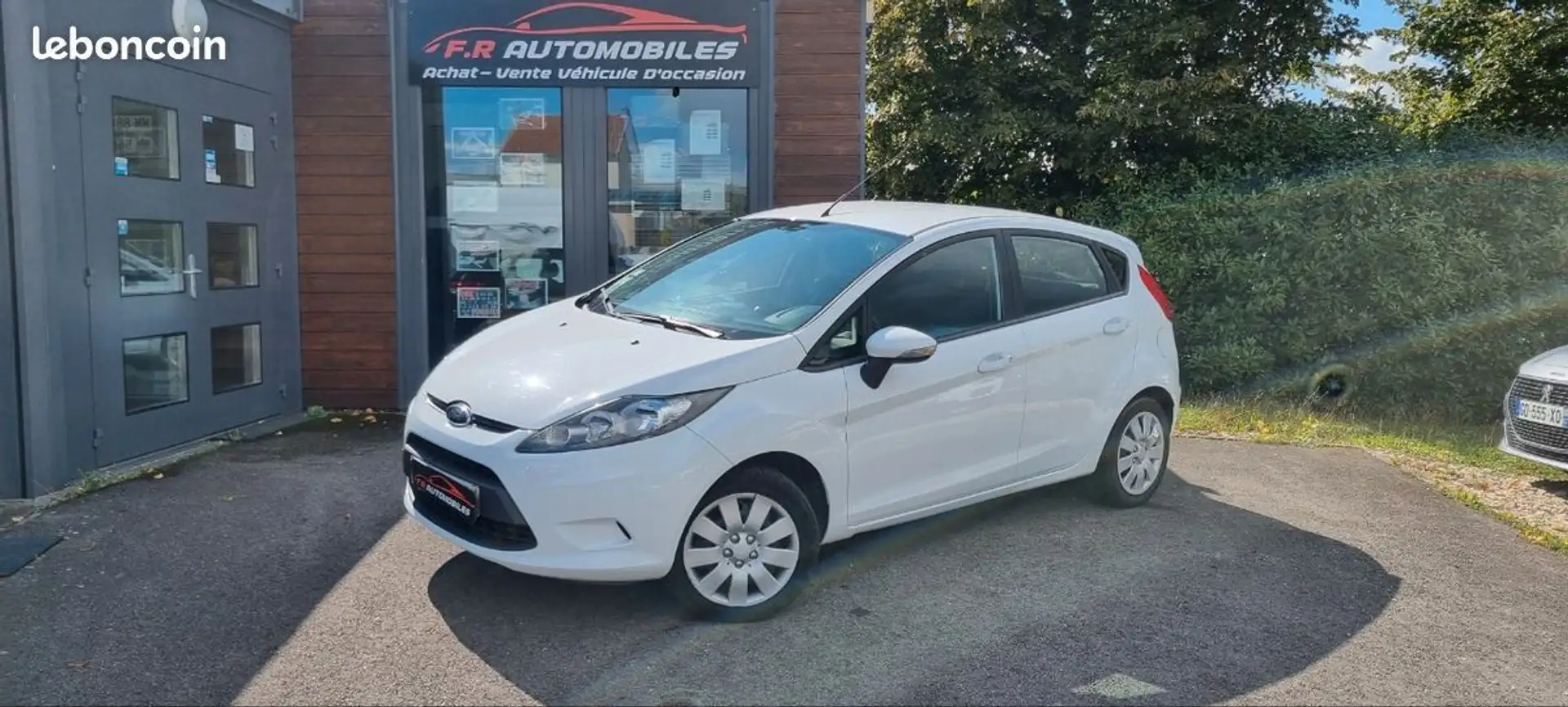 Ford Fiesta 1.2 Essence 8.2 ch Trend Pack Blanc - 1