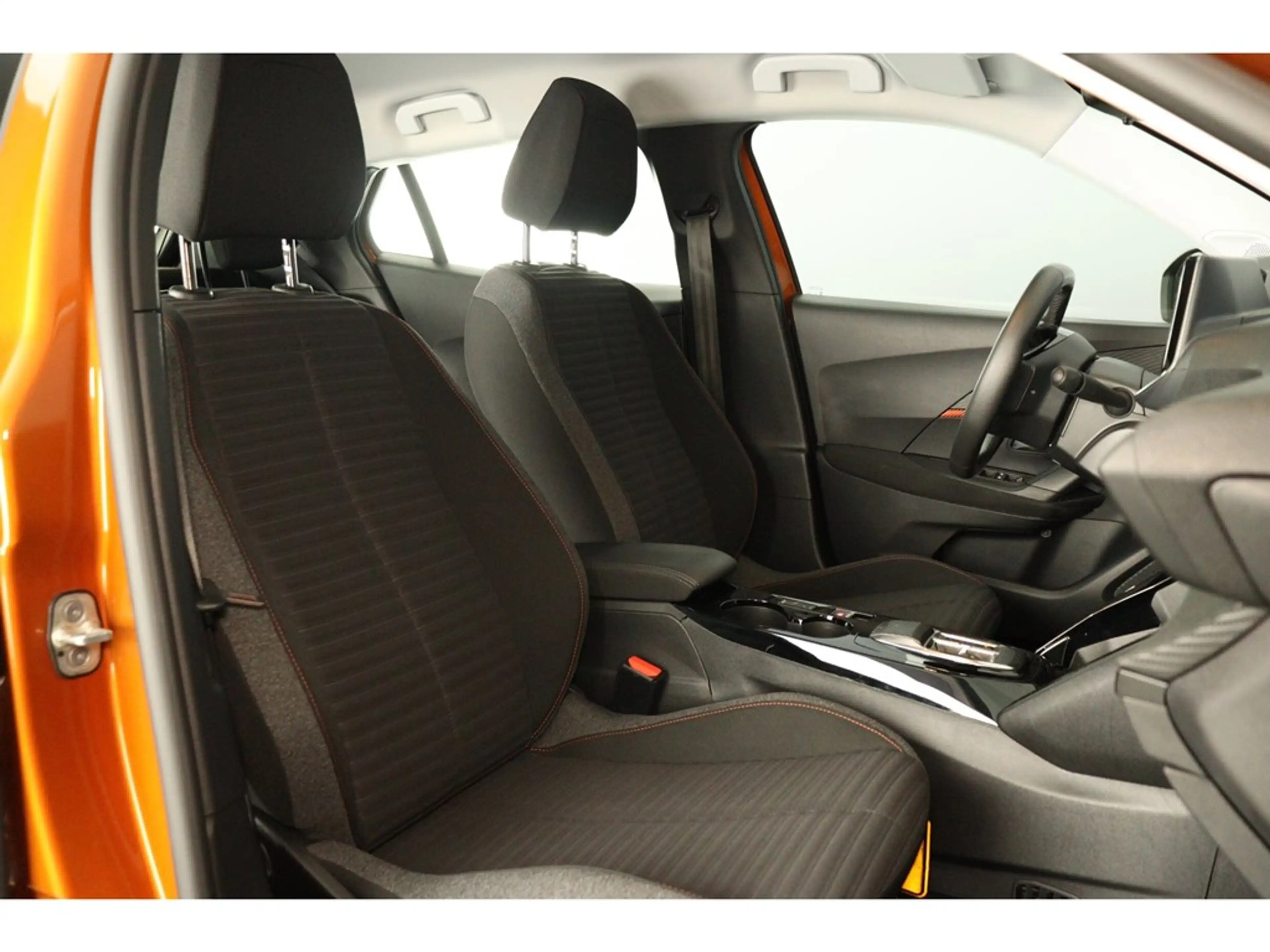 Peugeot e-2008 136pk Active — photo 11